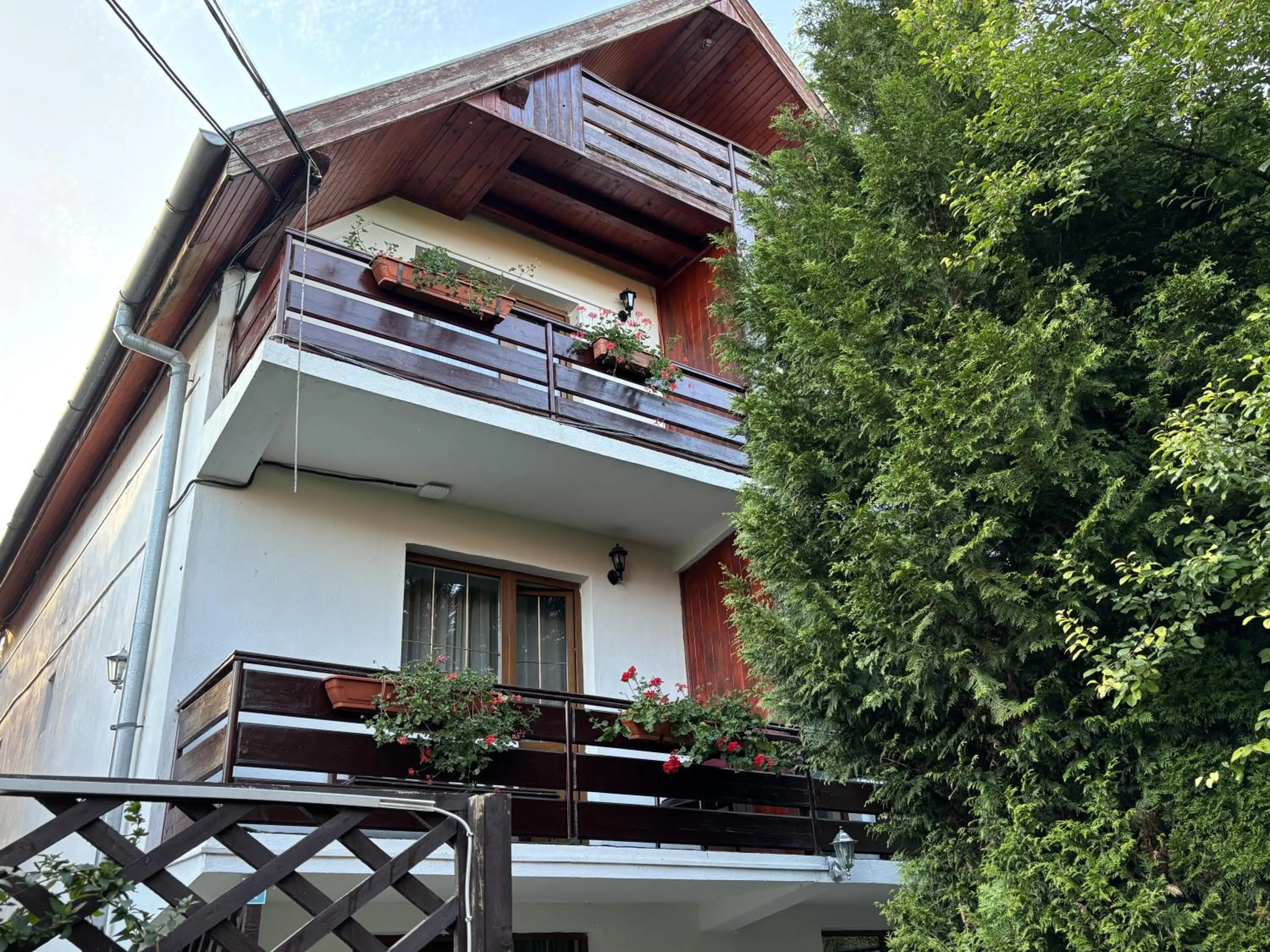 Property building in Casa Bazna