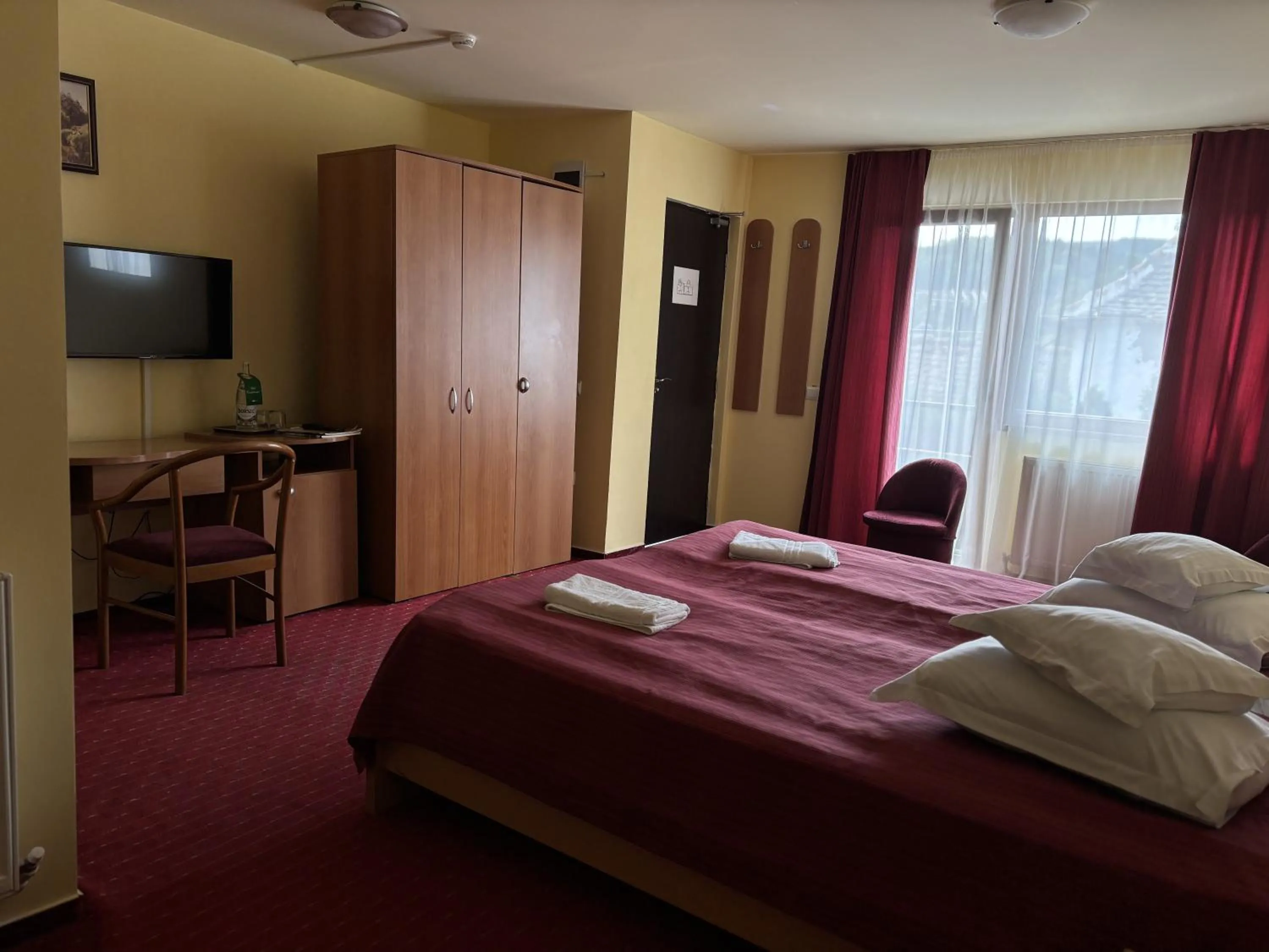 Photo of the whole room, Bed in Casa Bazna