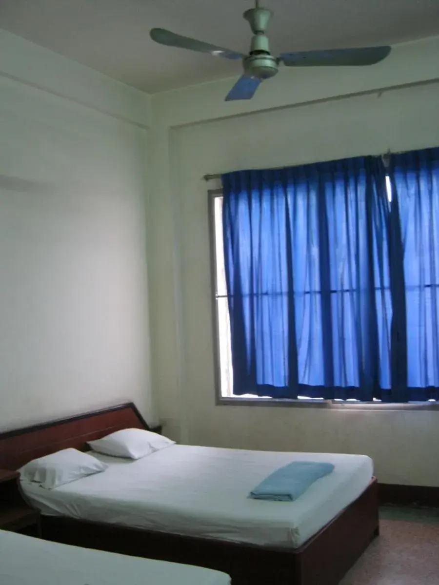 Budget Double Room in Ho Fah Hotel Budget Double Room in Ho Fah Hotel