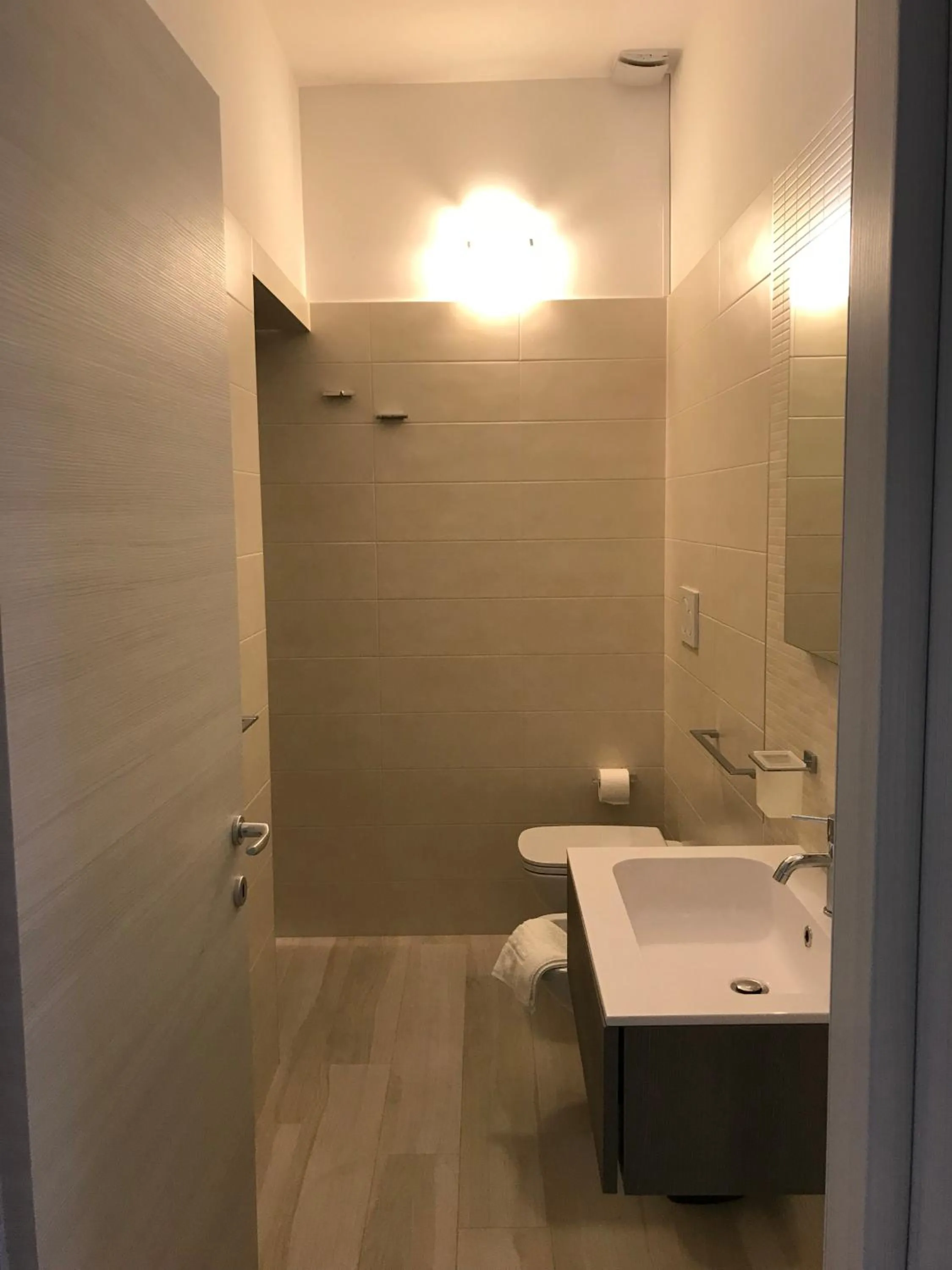 Shower in A due passi dal mare