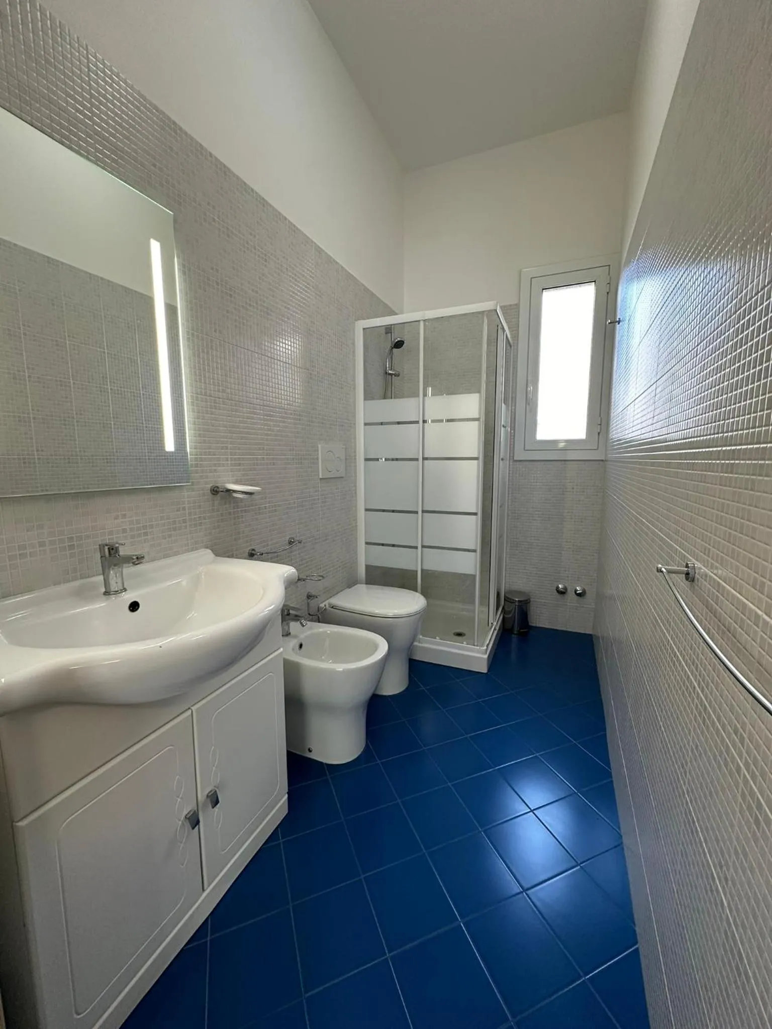 Shower in A due passi dal mare