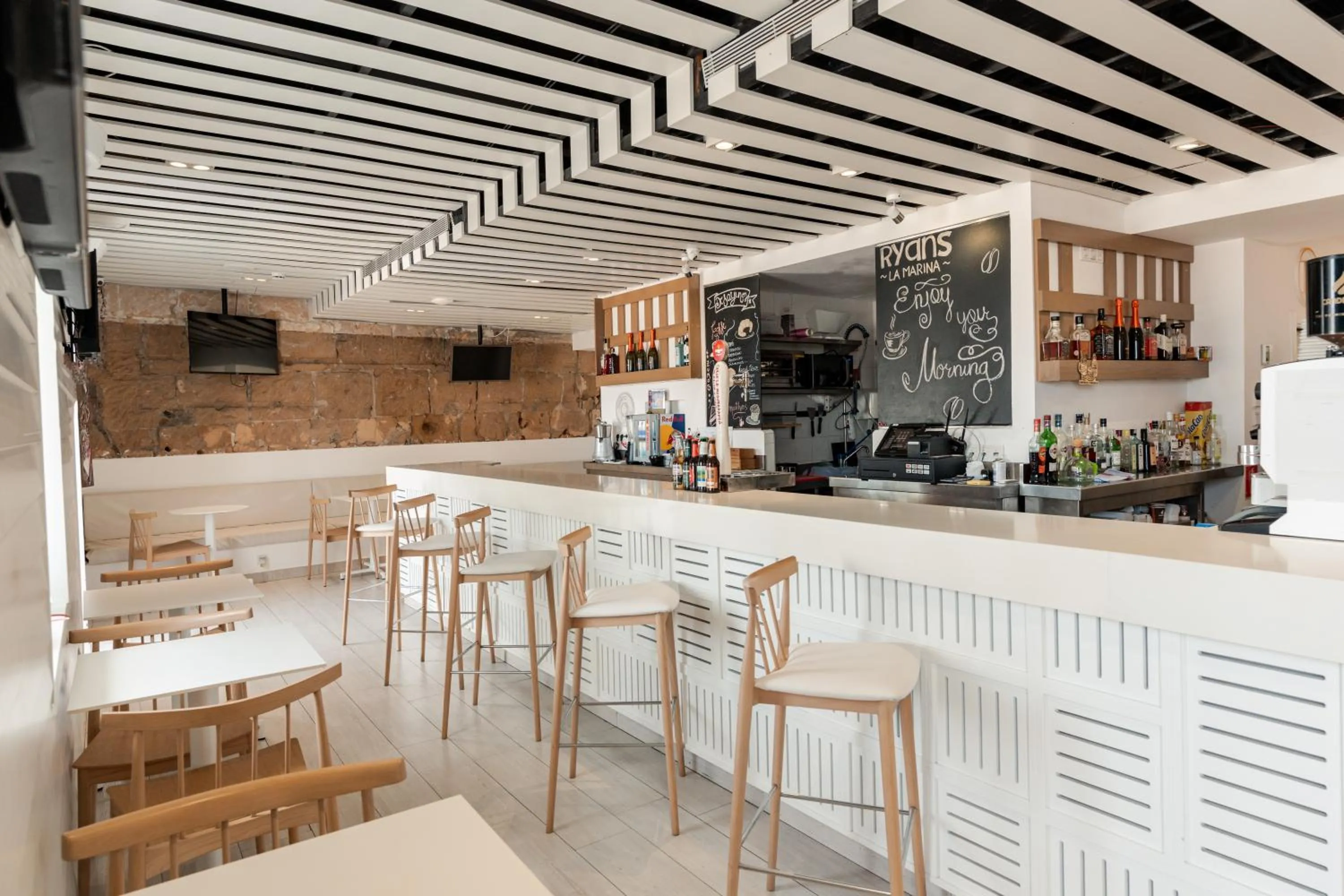 Lobby or reception in Ryans La Marina