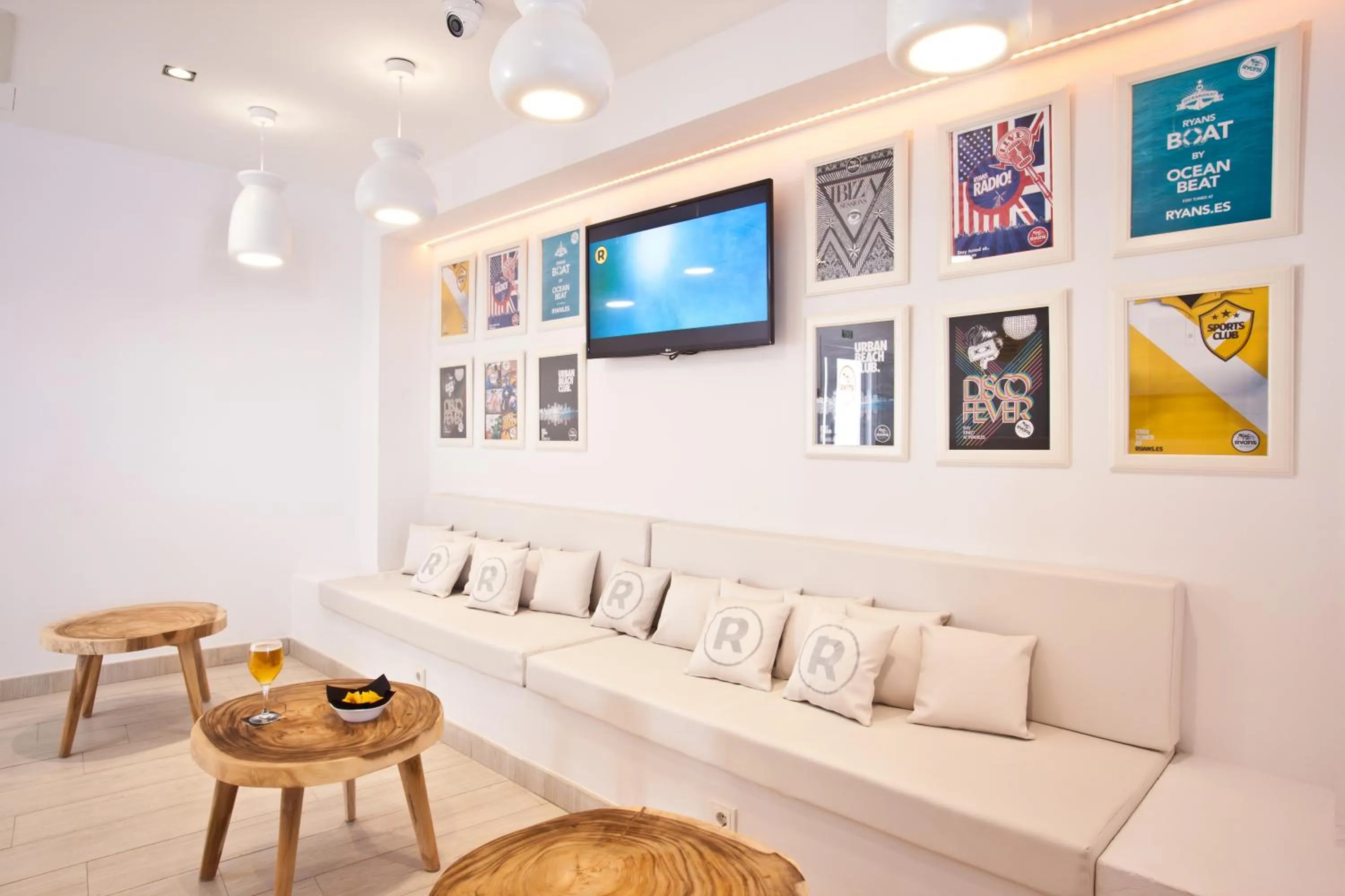 Communal lounge/ TV room in Ryans La Marina