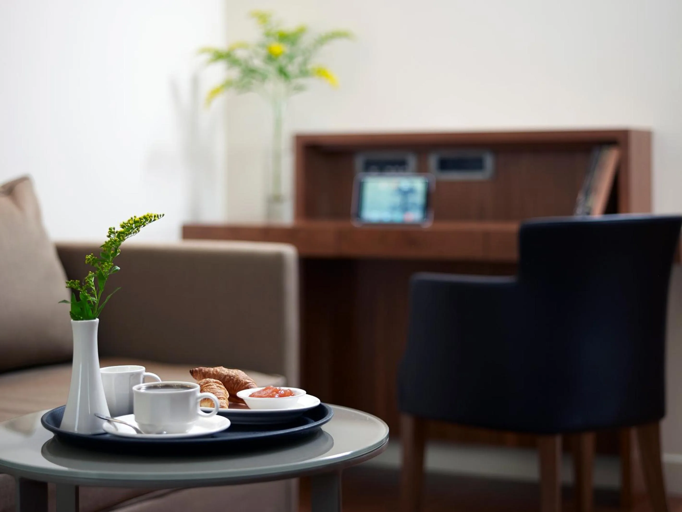 Seating area in Samaria Hotel