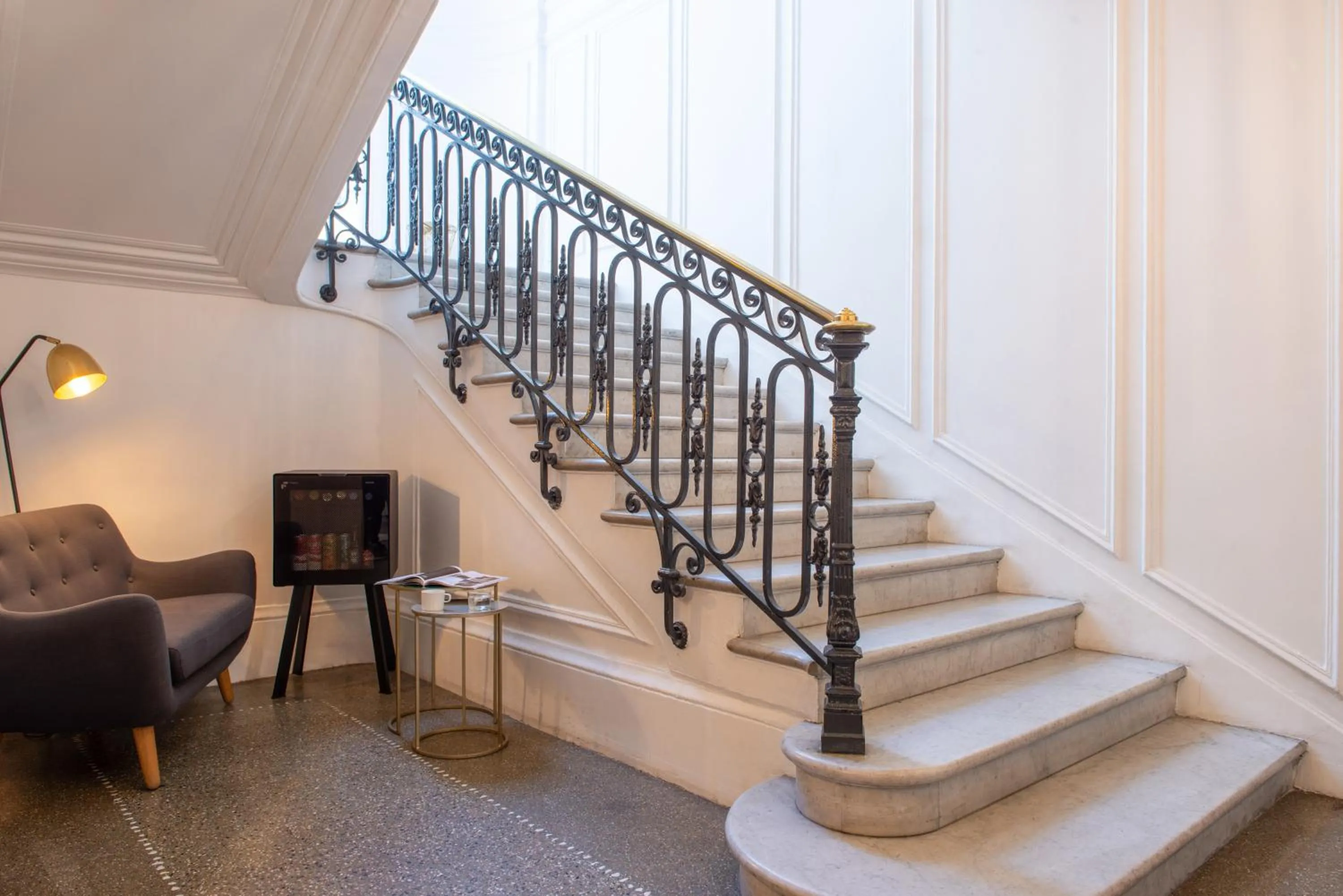 Lobby or reception in Hôtel Helzear Etoile