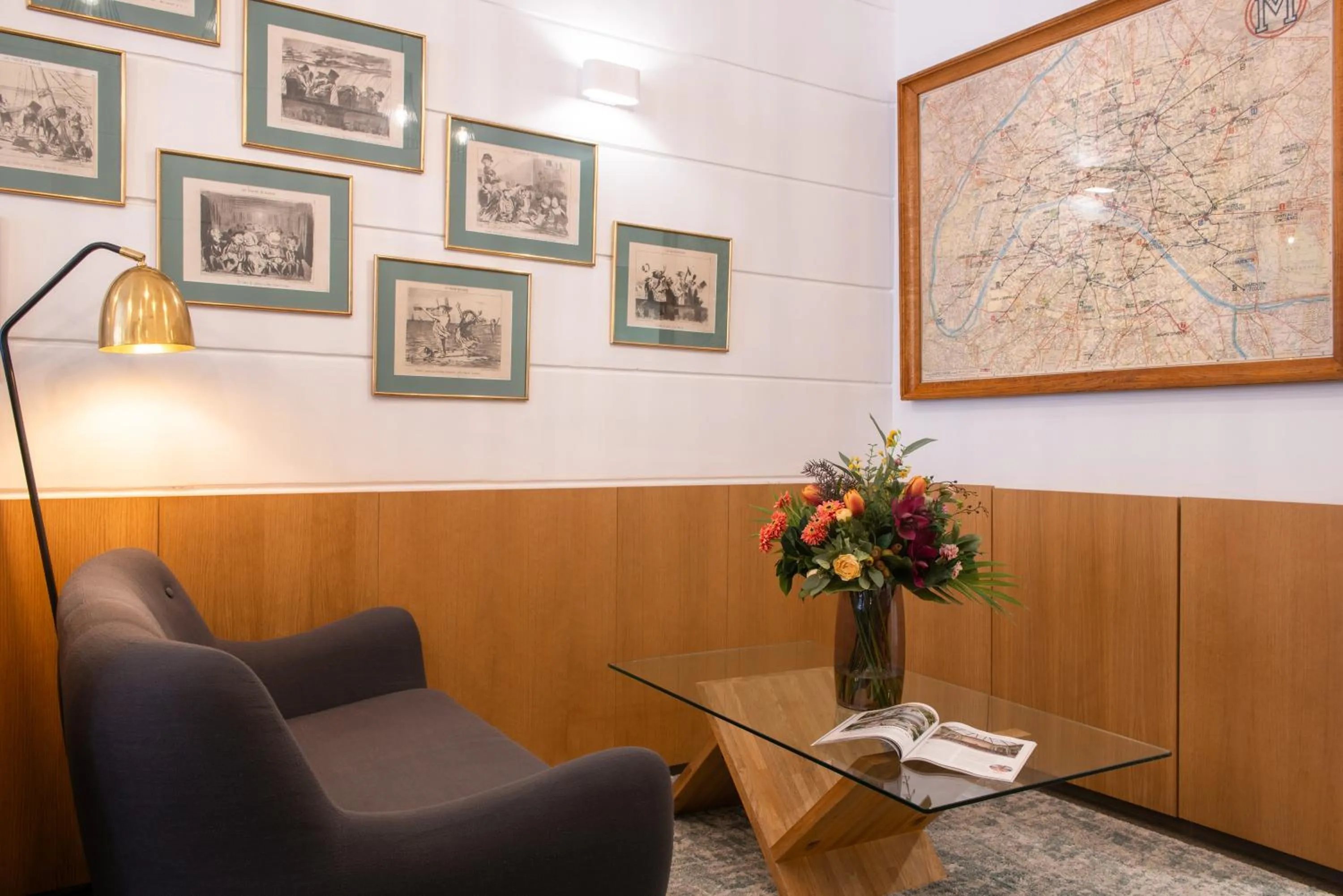 Lobby or reception in Hôtel Helzear Etoile