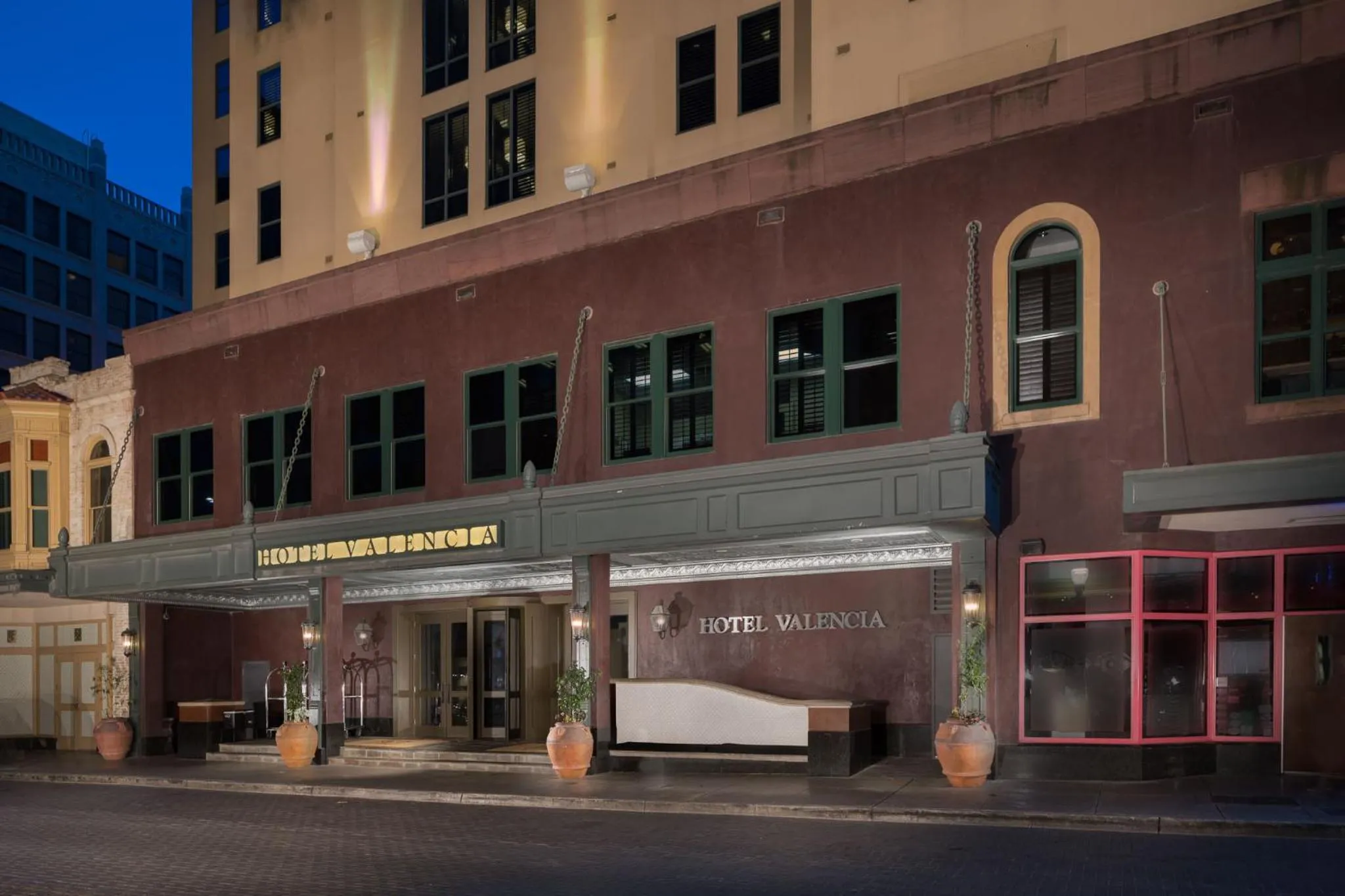 Facade/entrance in Hotel Valencia Riverwalk