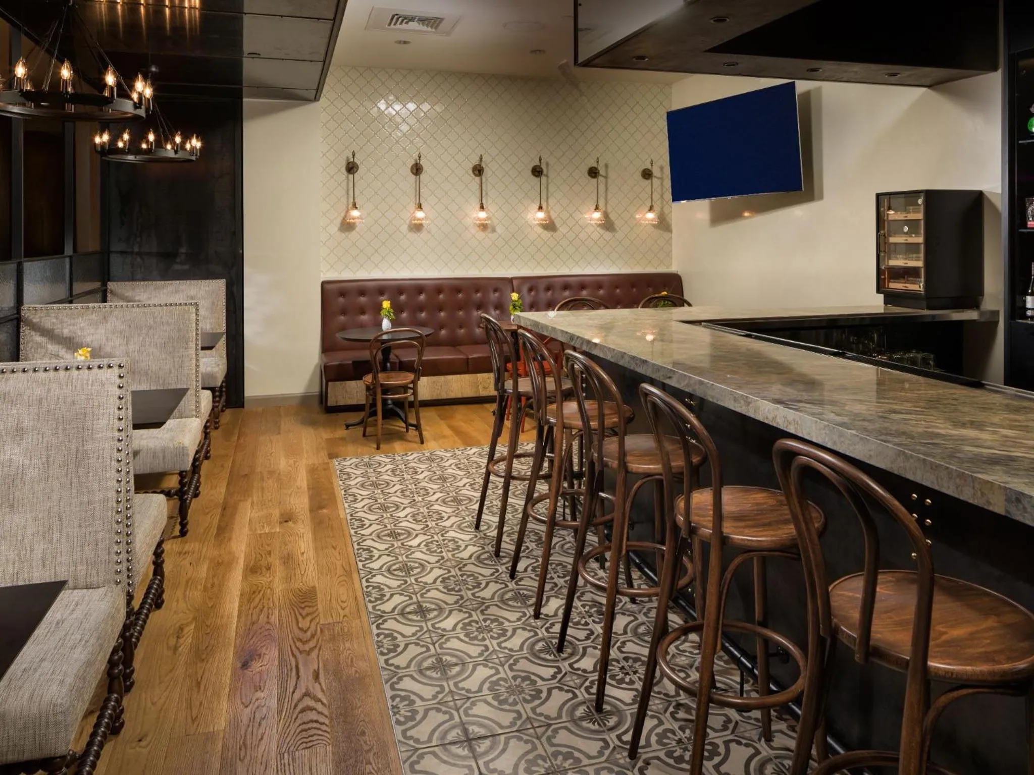 Restaurant/places to eat in Hotel Valencia Riverwalk