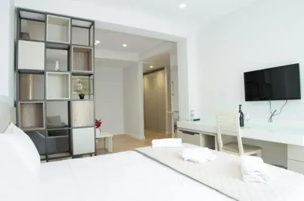 Deluxe Queen Suite in Hotel Vila Kalcuni Sarande Deluxe Queen Suite in Hotel Vila Kalcuni Sarande