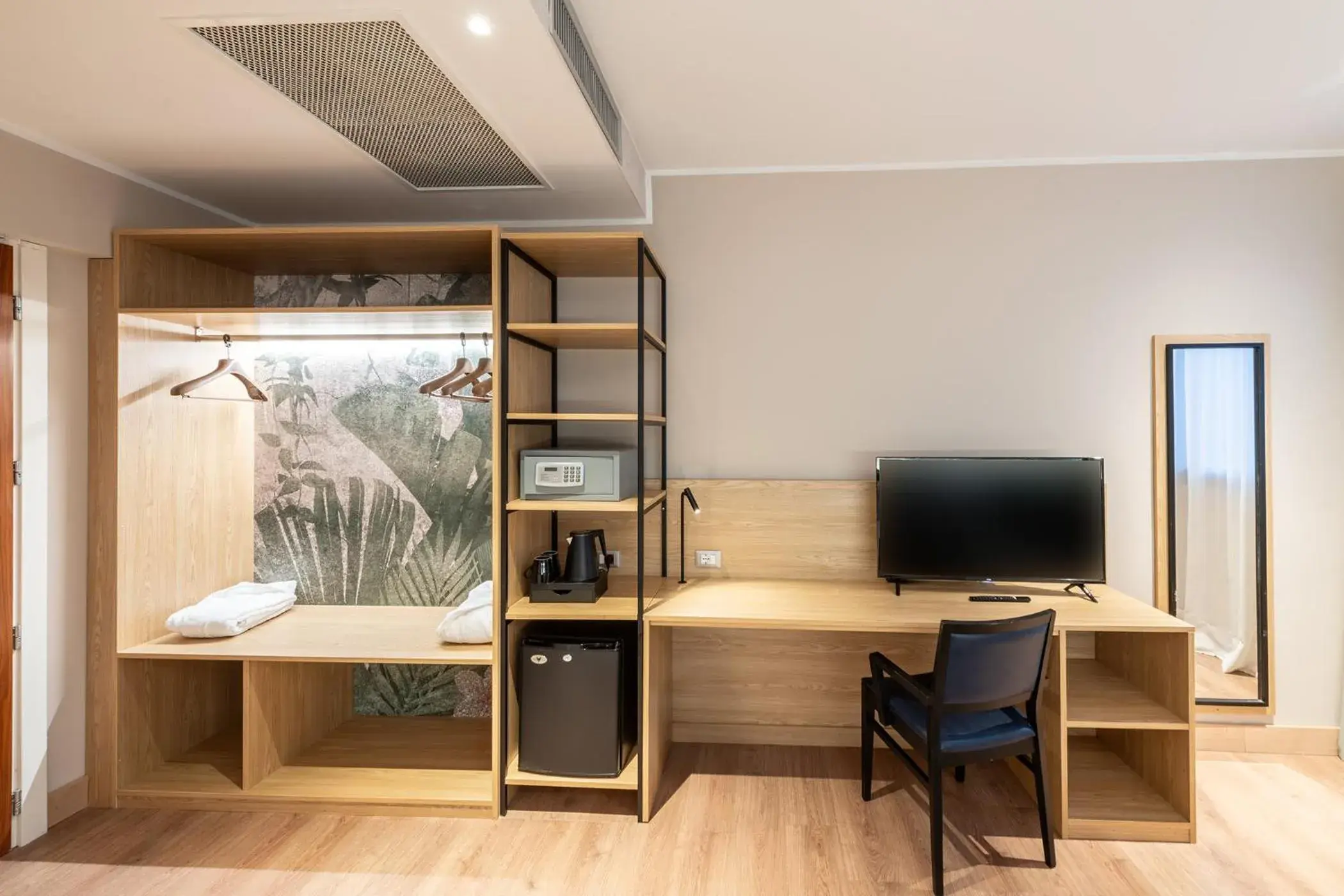 Deluxe Room - single occupancy in Neo Hotel Deluxe Room - single occupancy in Neo Hotel