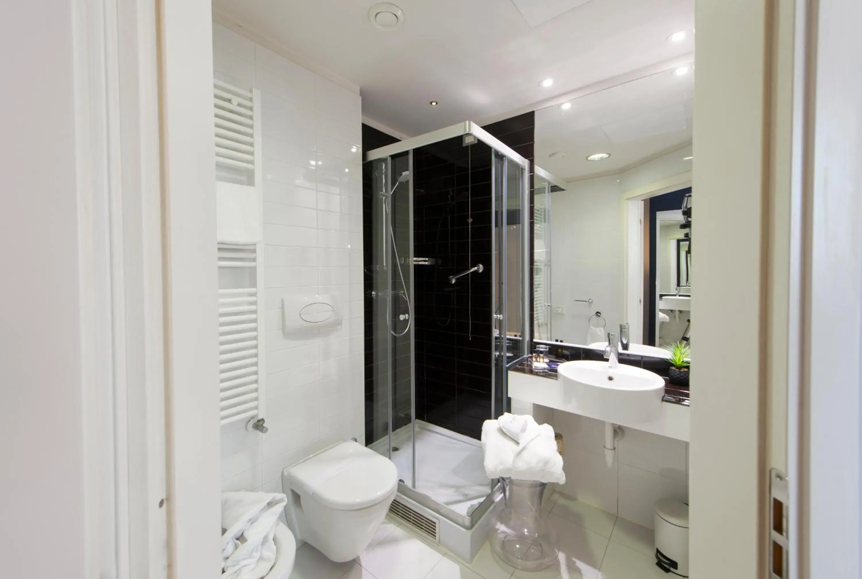 Comfort Double or Twin Room - single occupancy in Neo Hotel Comfort Double or Twin Room - single occupancy in Neo Hotel