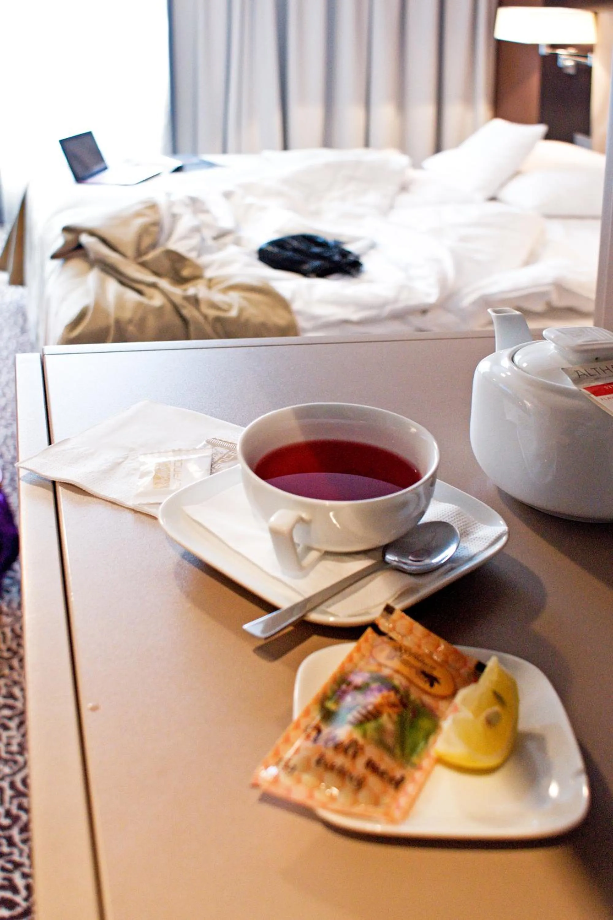 Alcoholic drinks, Bed in Hotel Avance