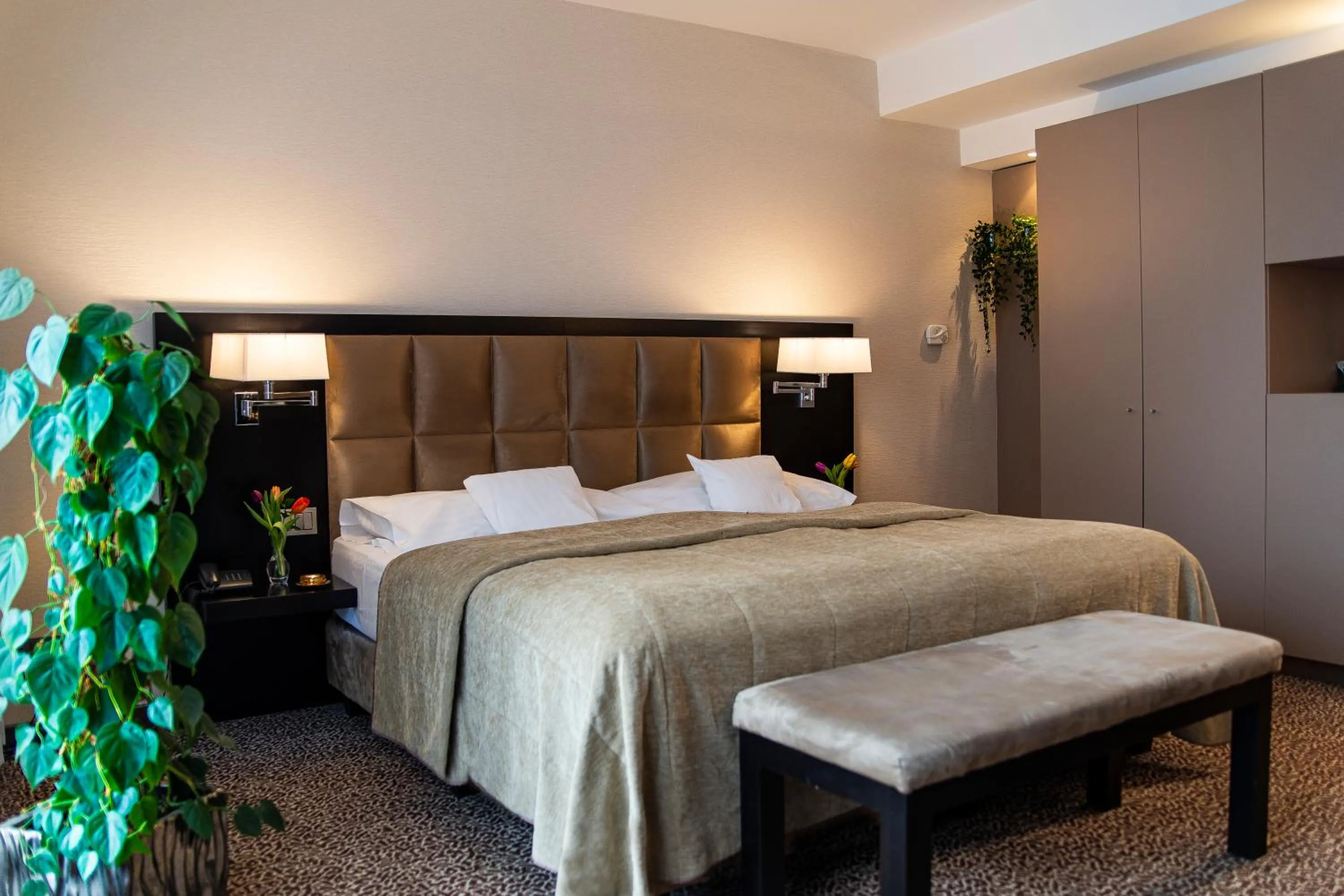 Photo of the whole room, Bed in Hotel Avance