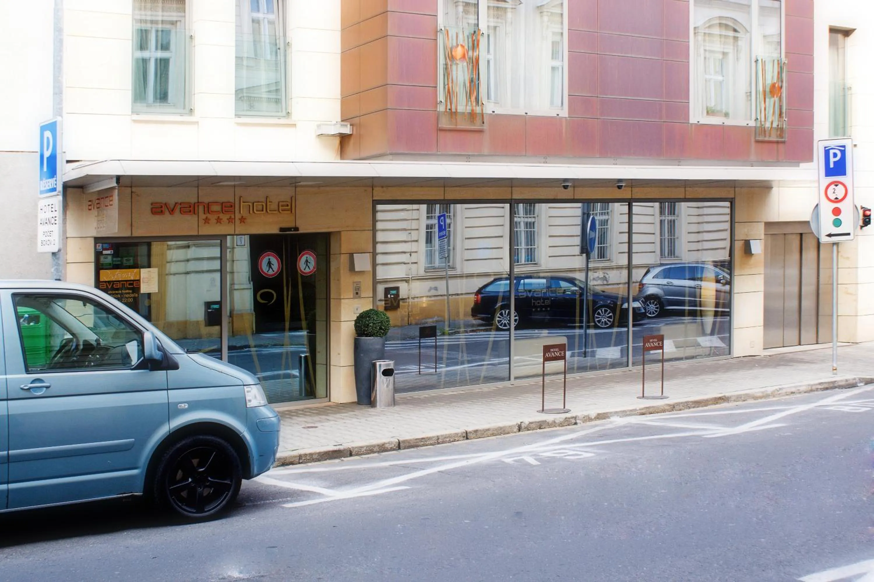 Facade/entrance in Hotel Avance