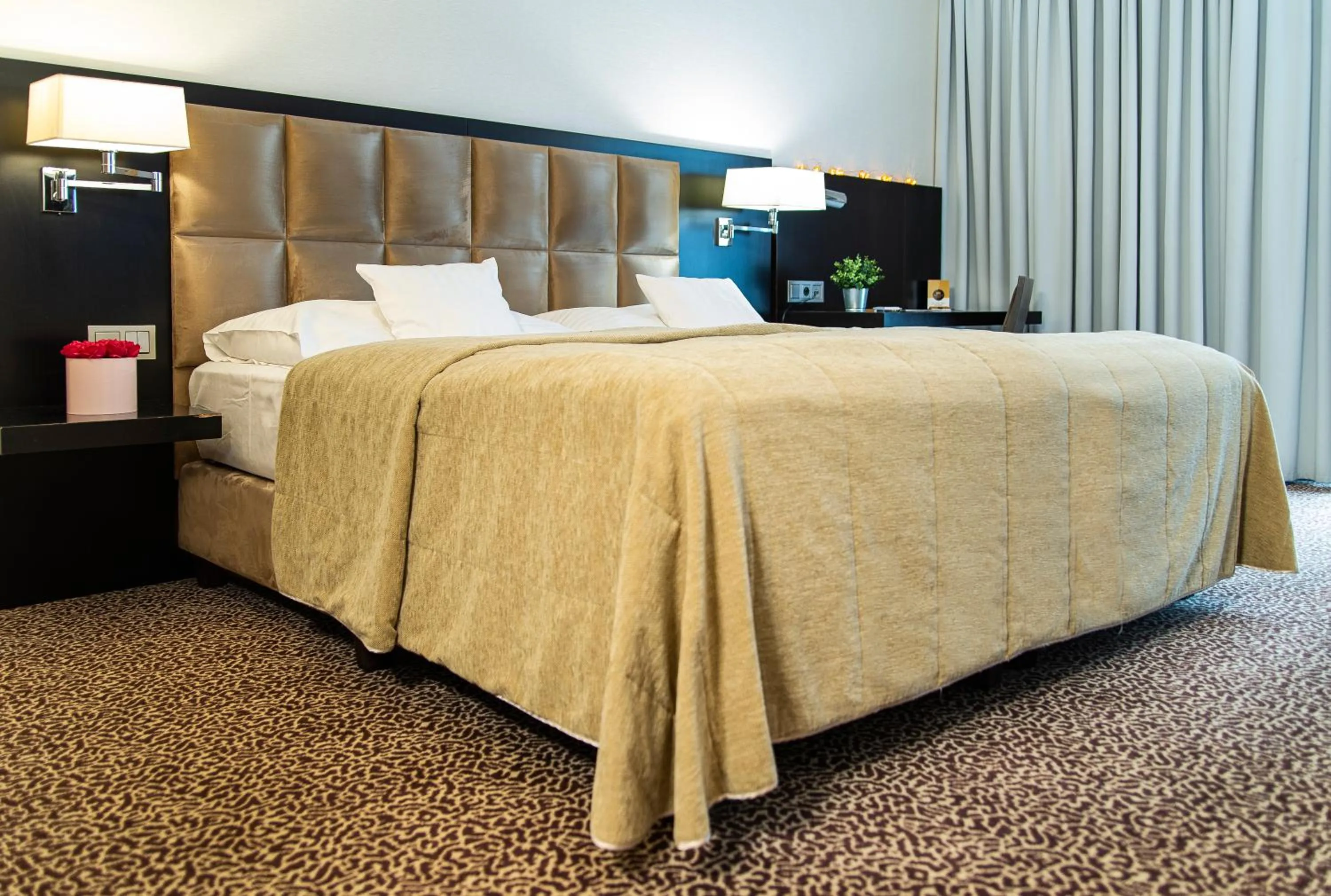 Photo of the whole room, Bed in Hotel Avance