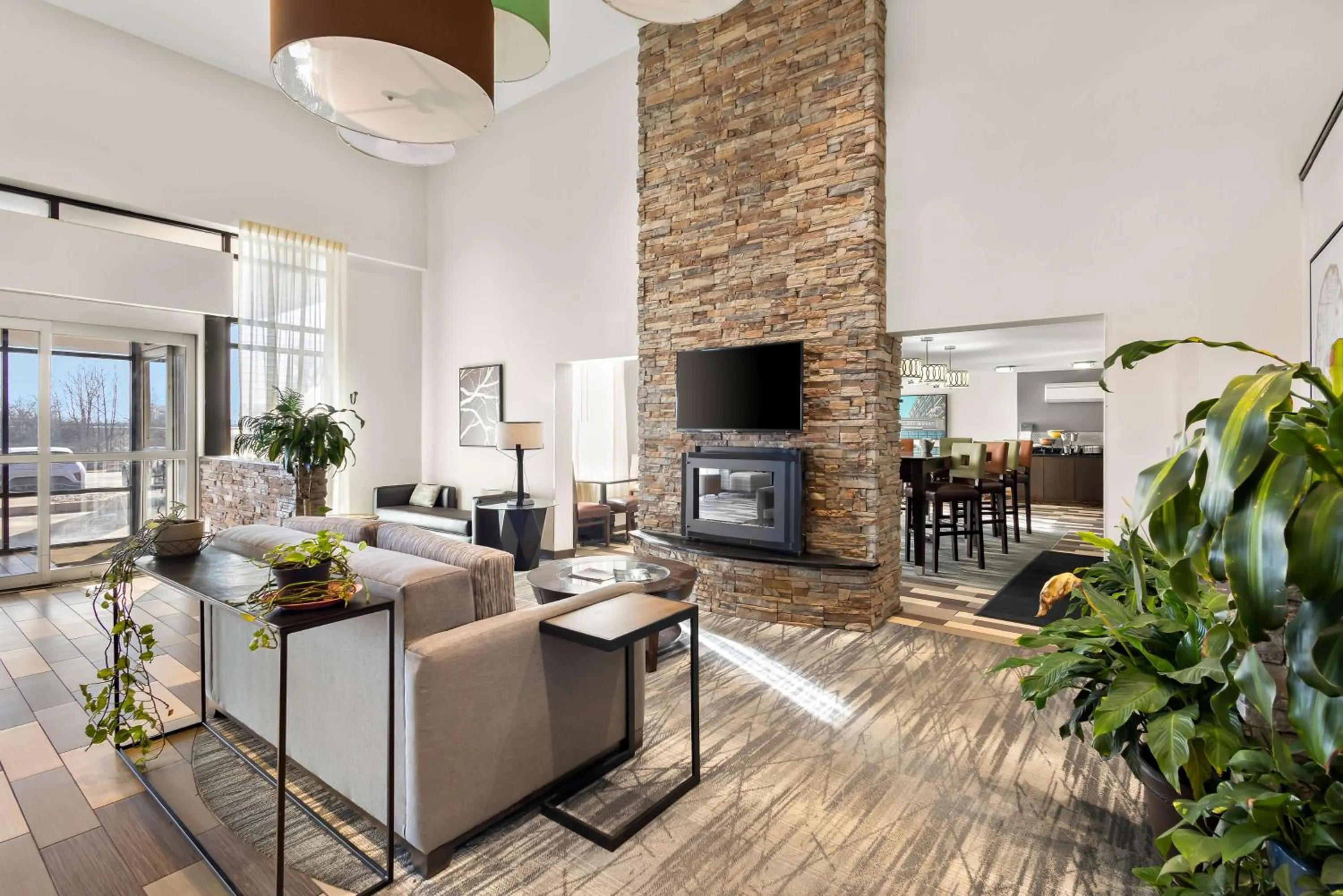 Lobby or reception in Best Western Luxbury Inn Fort Wayne