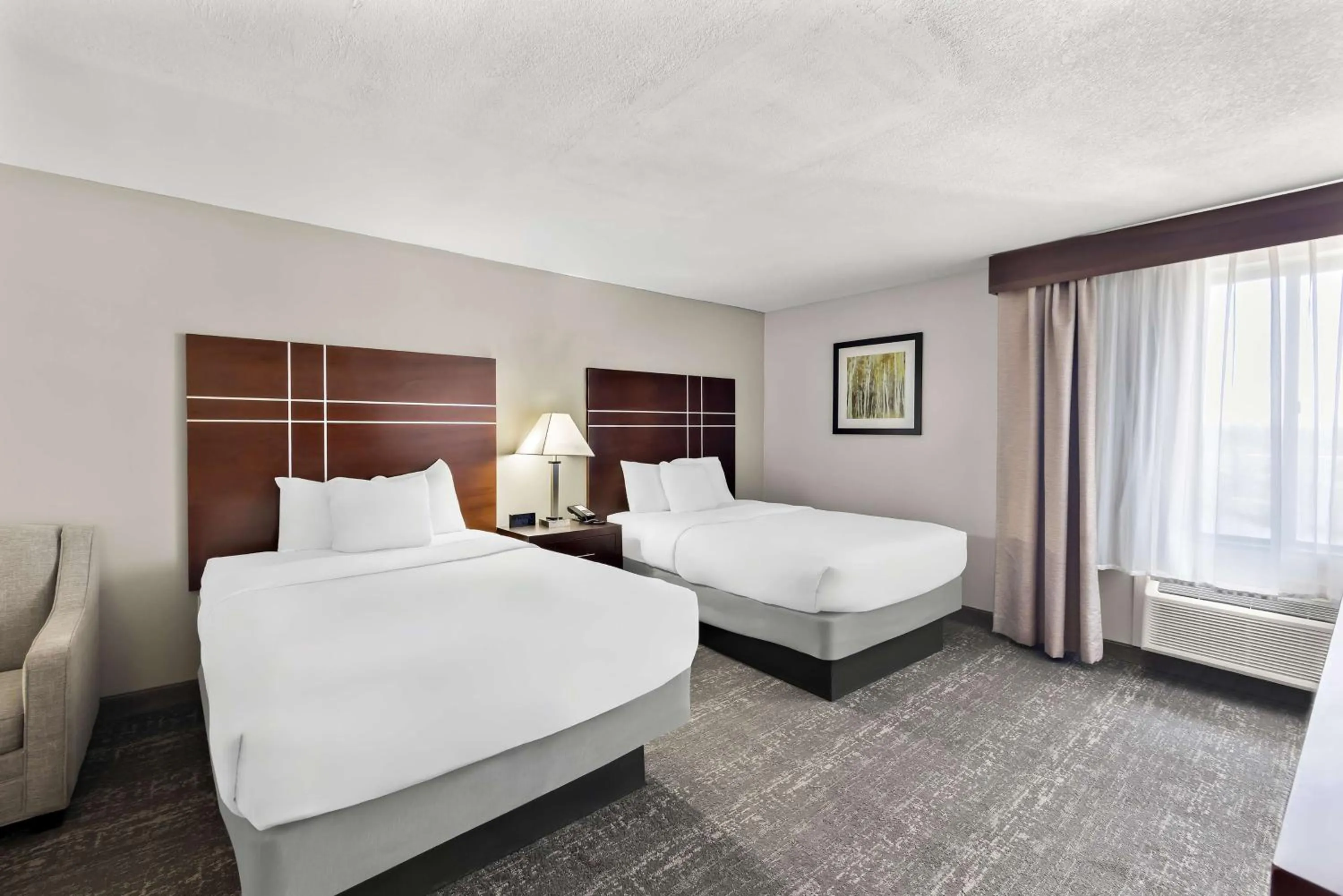 Bedroom, Bed in Best Western Luxbury Inn Fort Wayne