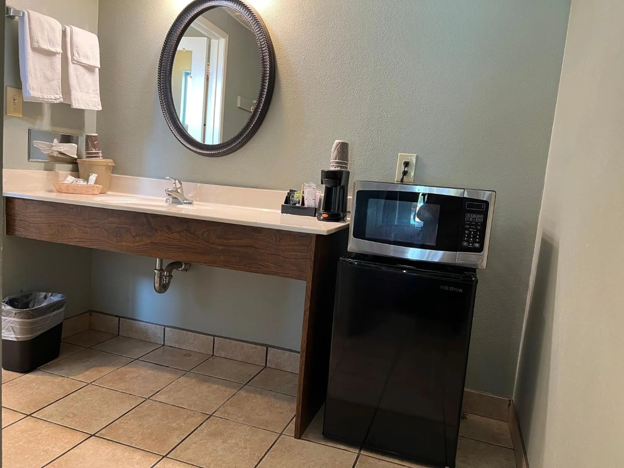 Bathroom in Lamp Liter Inn Visalia, an Ascend Collection Hotel