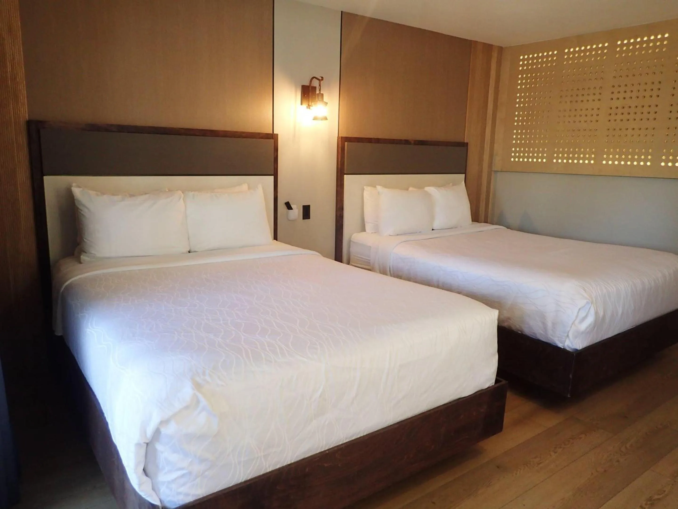 Bedroom, Bed in Lamp Liter Inn Visalia, an Ascend Collection Hotel