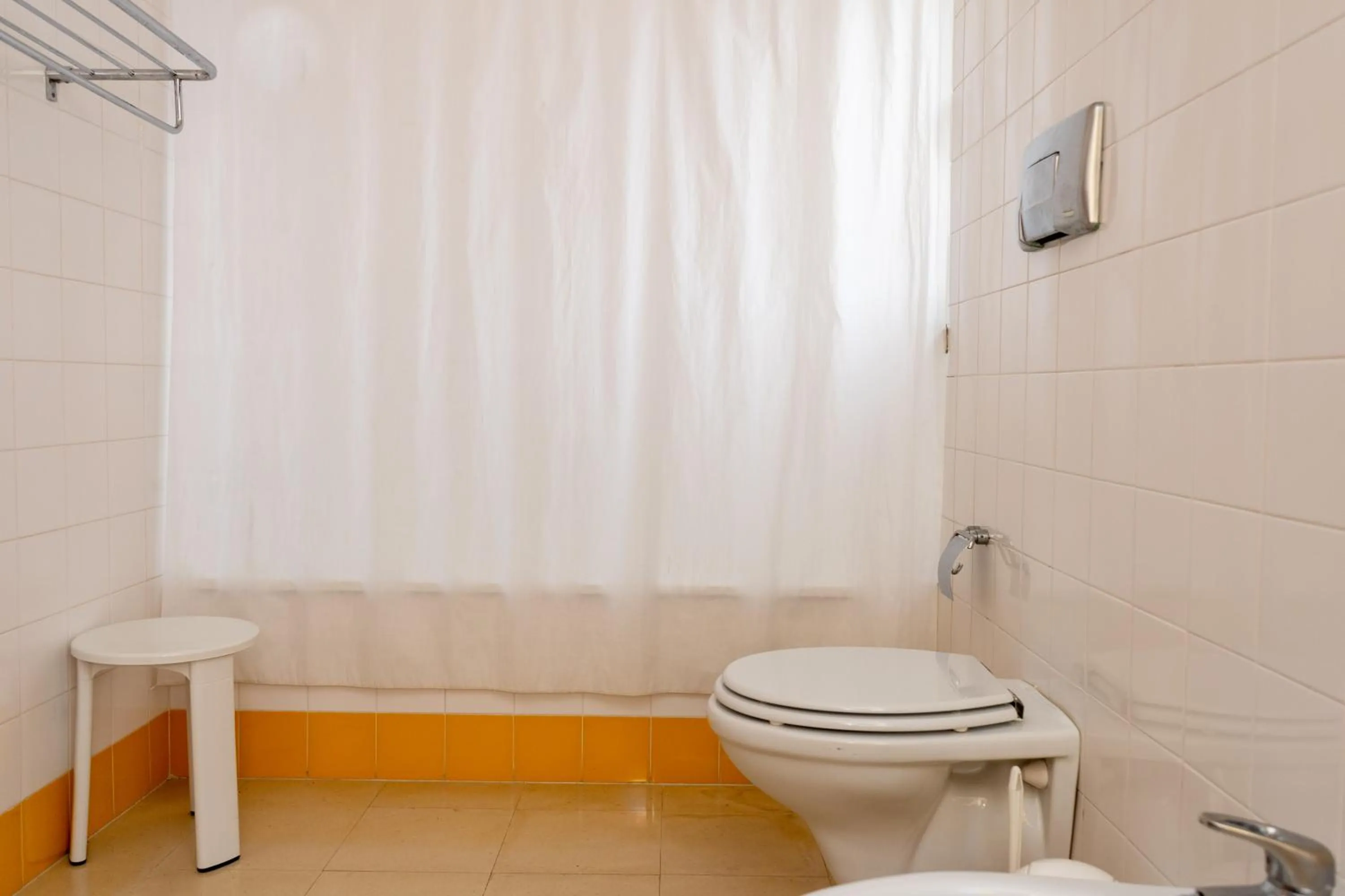 Toilet in Hotel Irmãs Dominicanas - Fátima by Flagworld Hotels