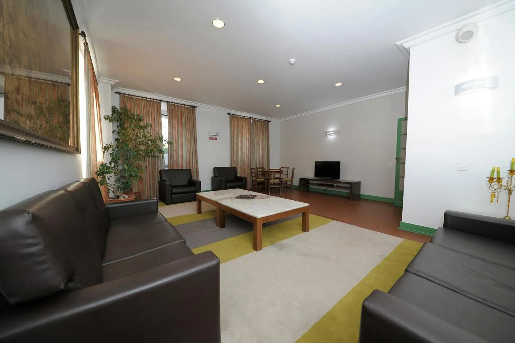 Communal lounge/ TV room in Hotel Irmãs Dominicanas - Fátima by Flagworld Hotels