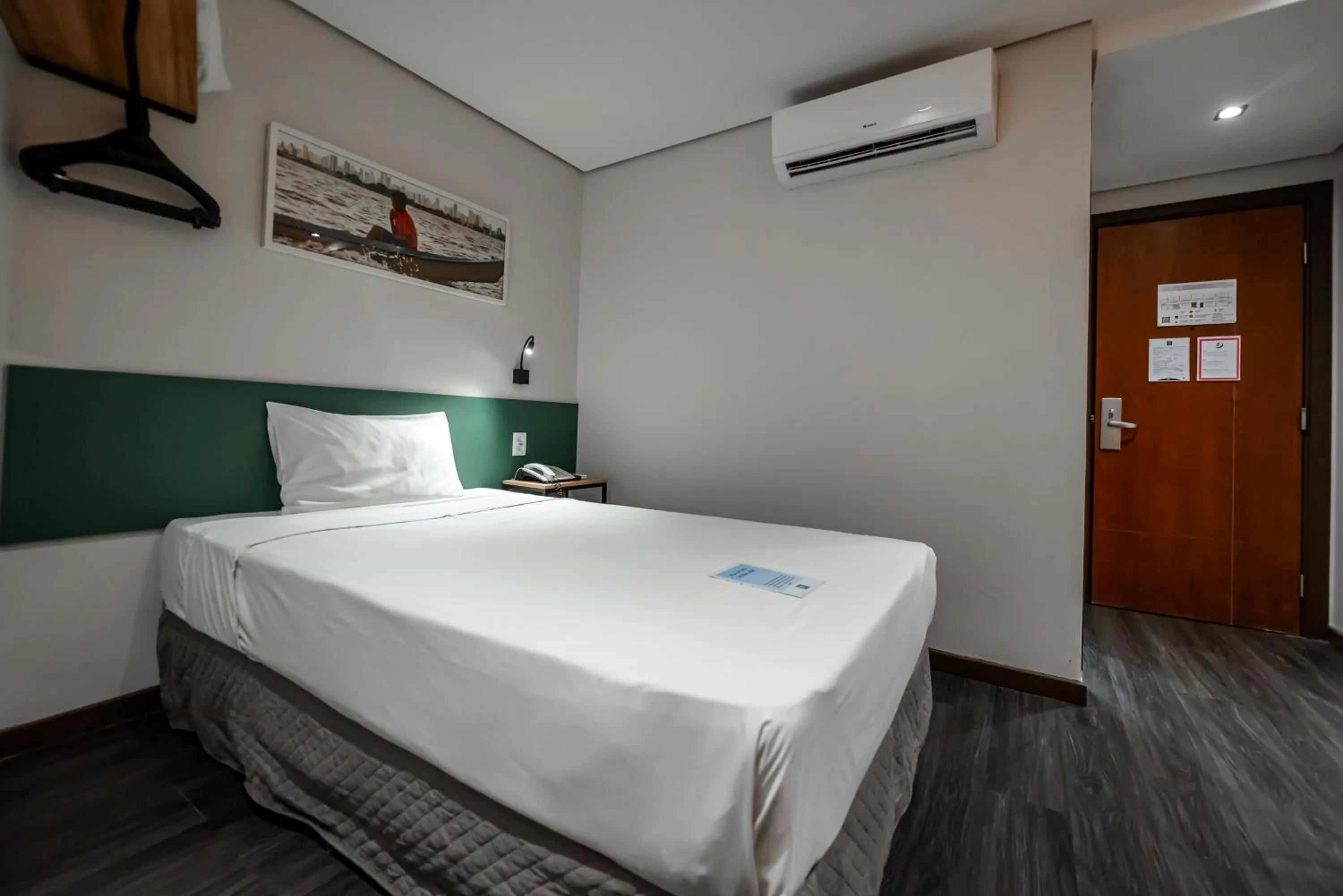 Bedroom, Bed in ibis Styles Belem Nazare