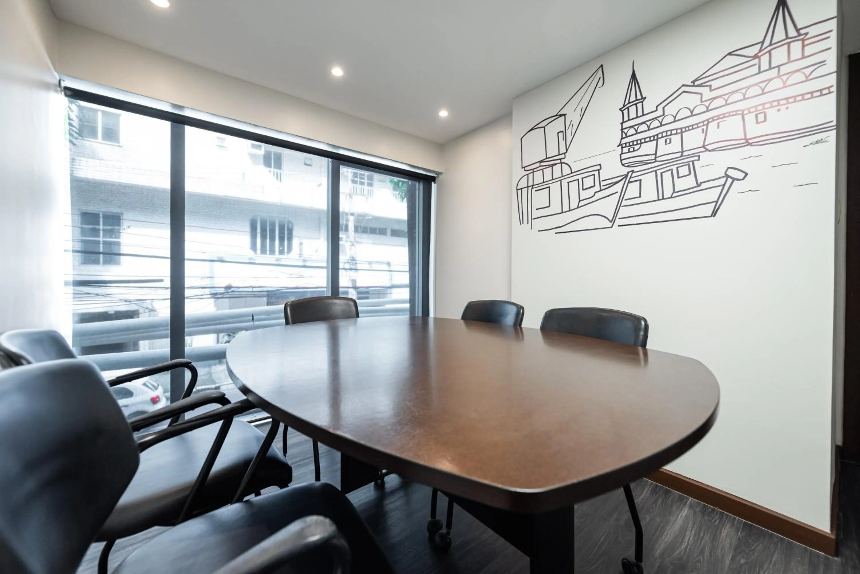 Meeting/conference room in ibis Styles Belem Nazare