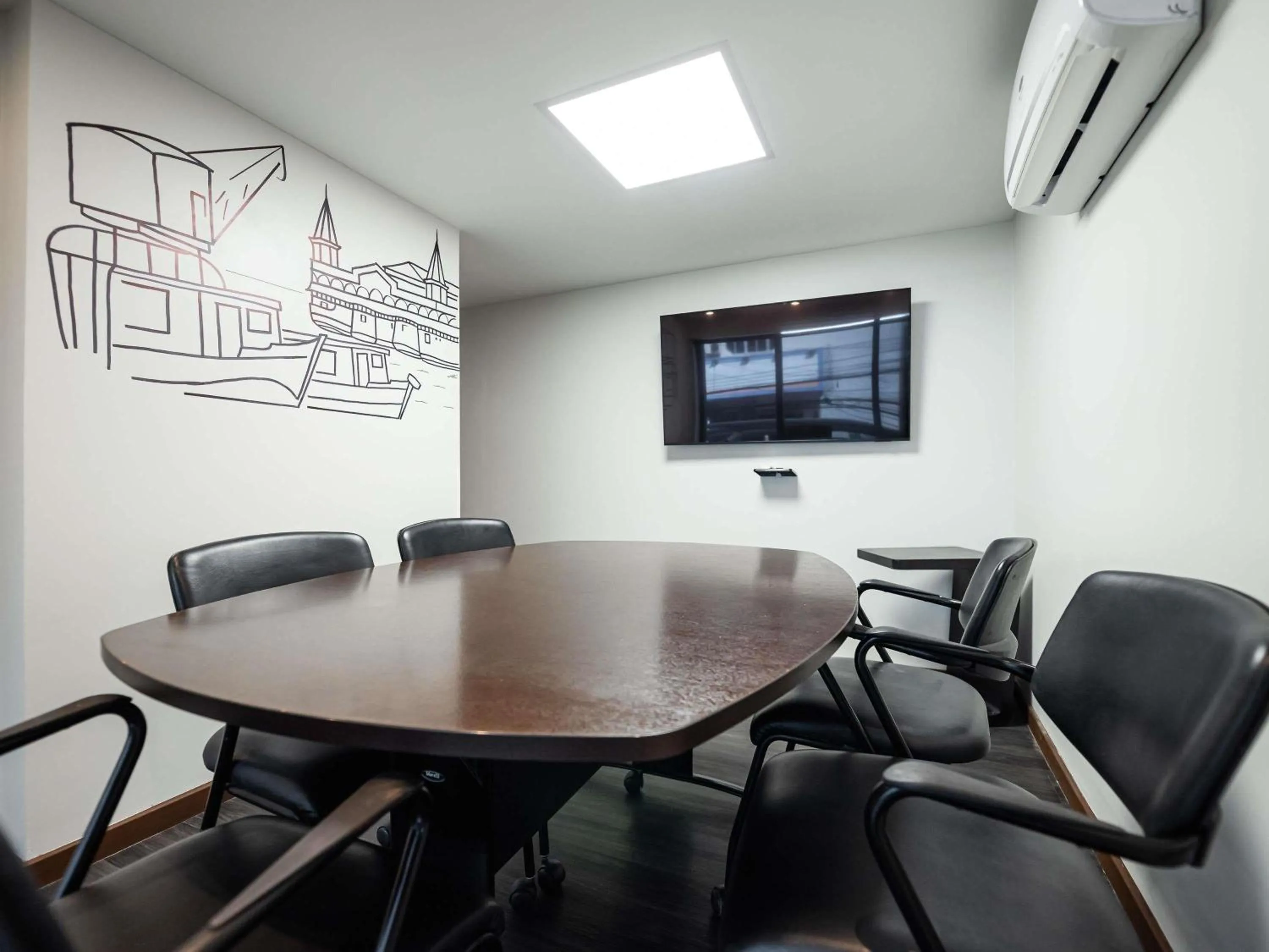 Business facilities in ibis Styles Belem Nazare