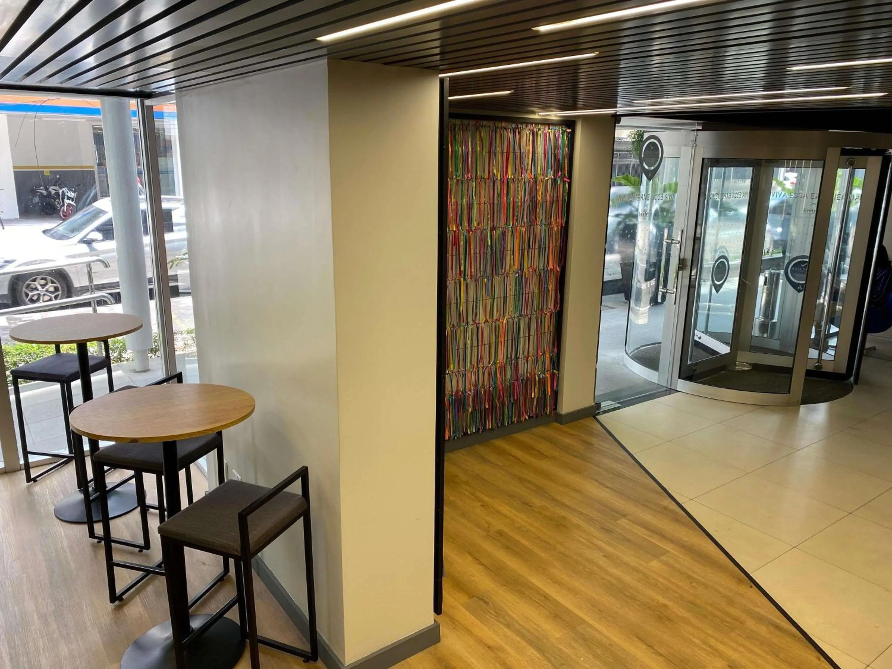 Lounge or bar in ibis Styles Belem Nazare