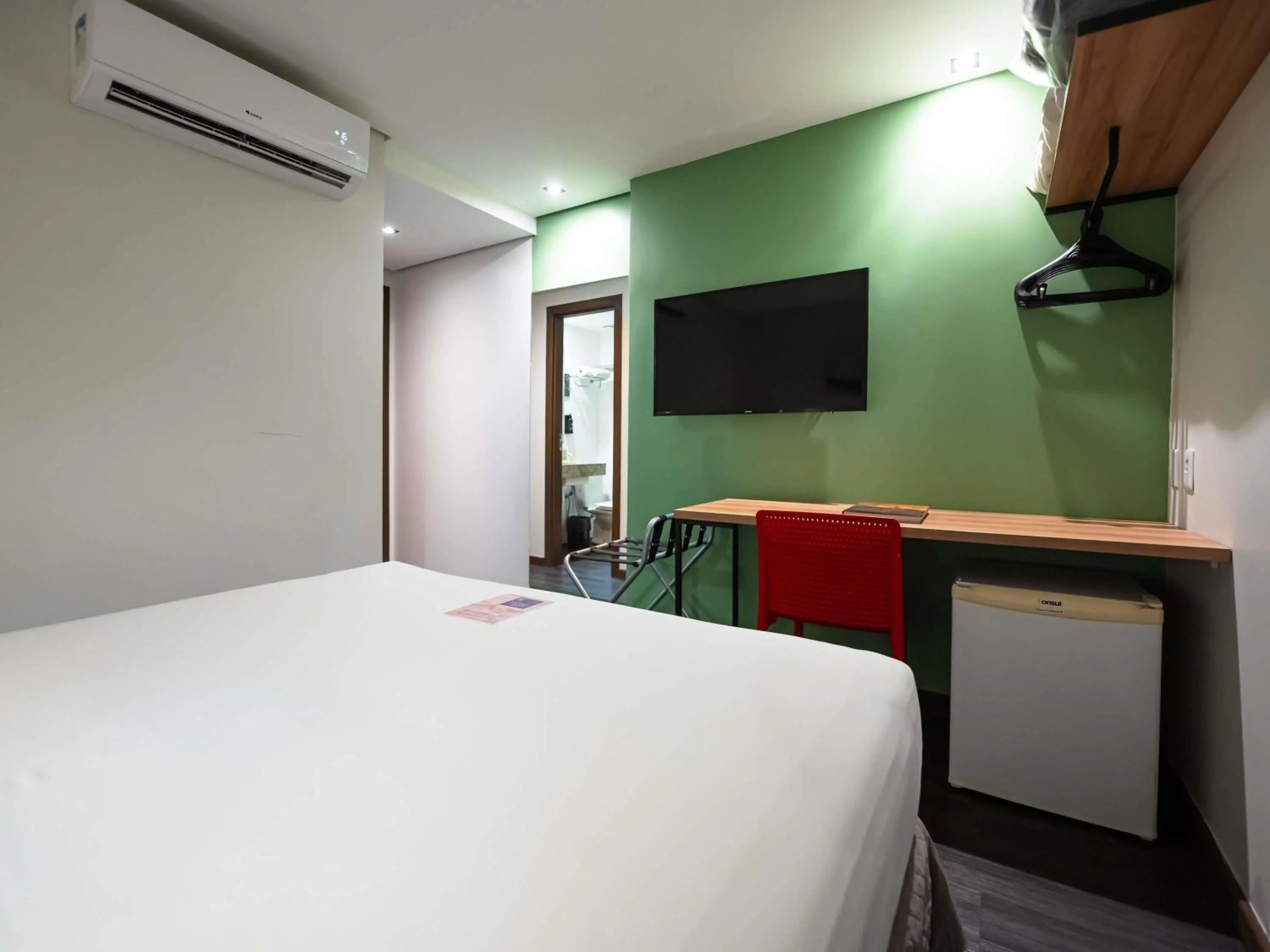 Bedroom, Bed in ibis Styles Belem Nazare