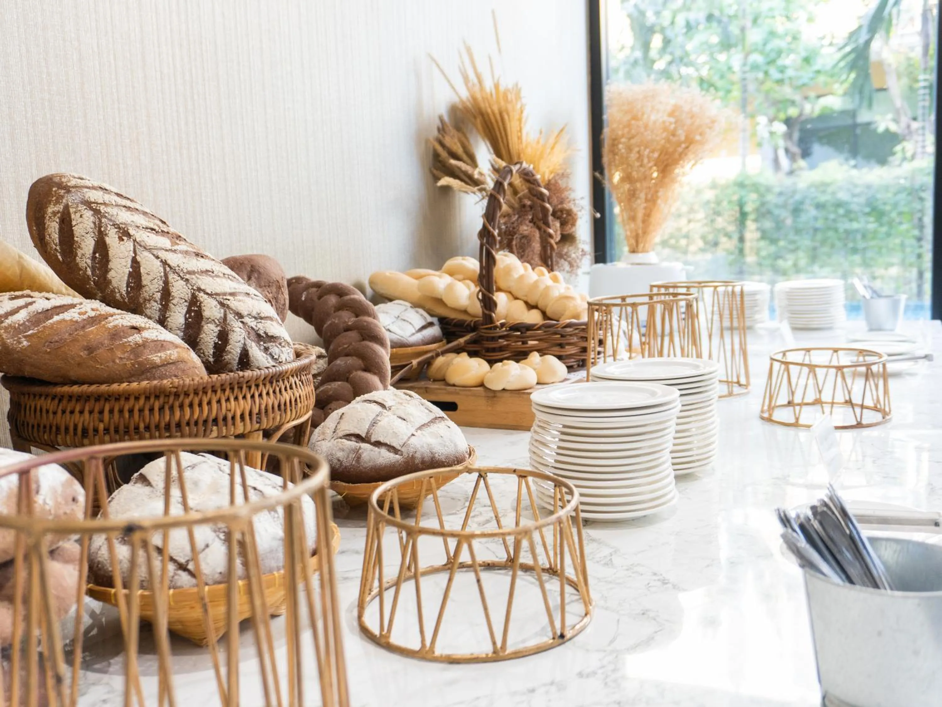 Restaurant/places to eat in Srilamduan Hotel