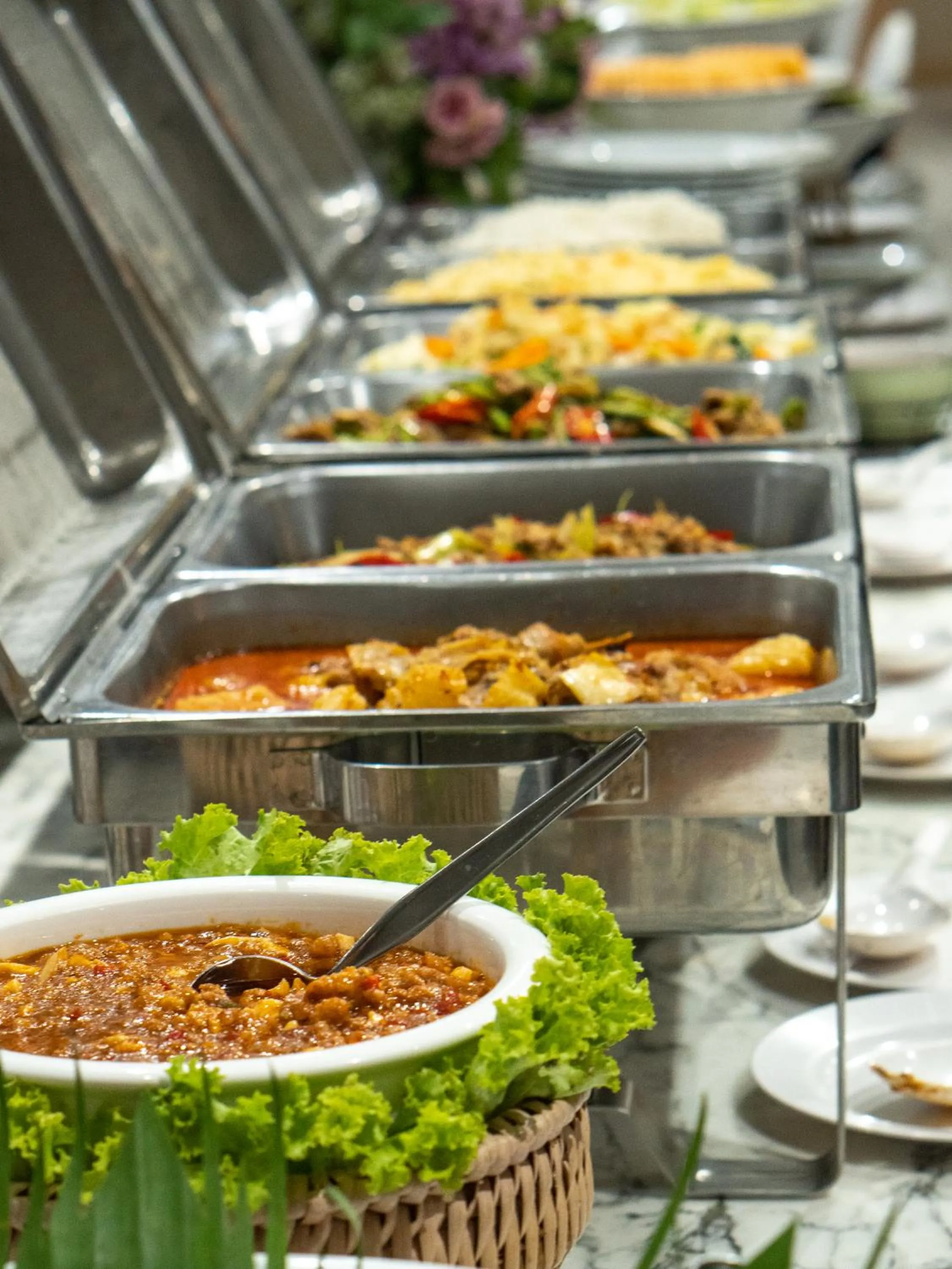 Restaurant/places to eat in Srilamduan Hotel