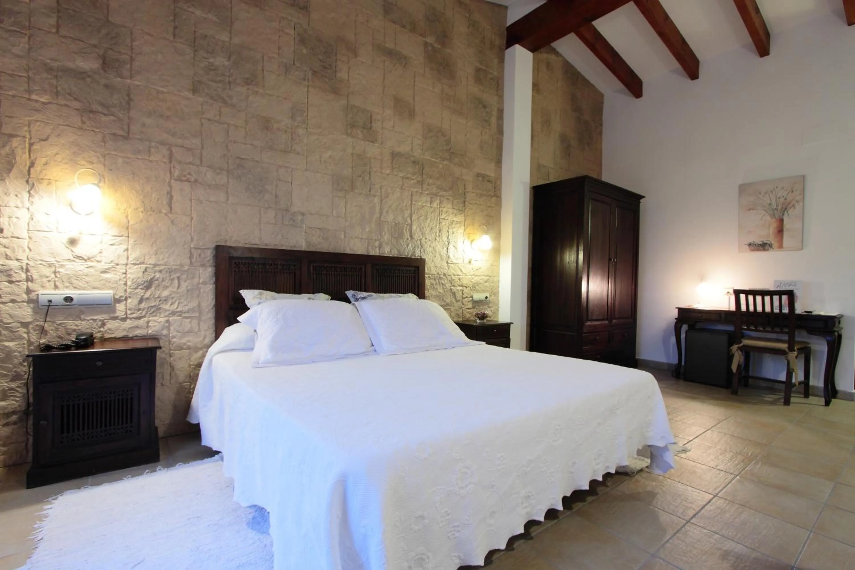 Photo of the whole room, Bed in Hotel Tossal d'Altea