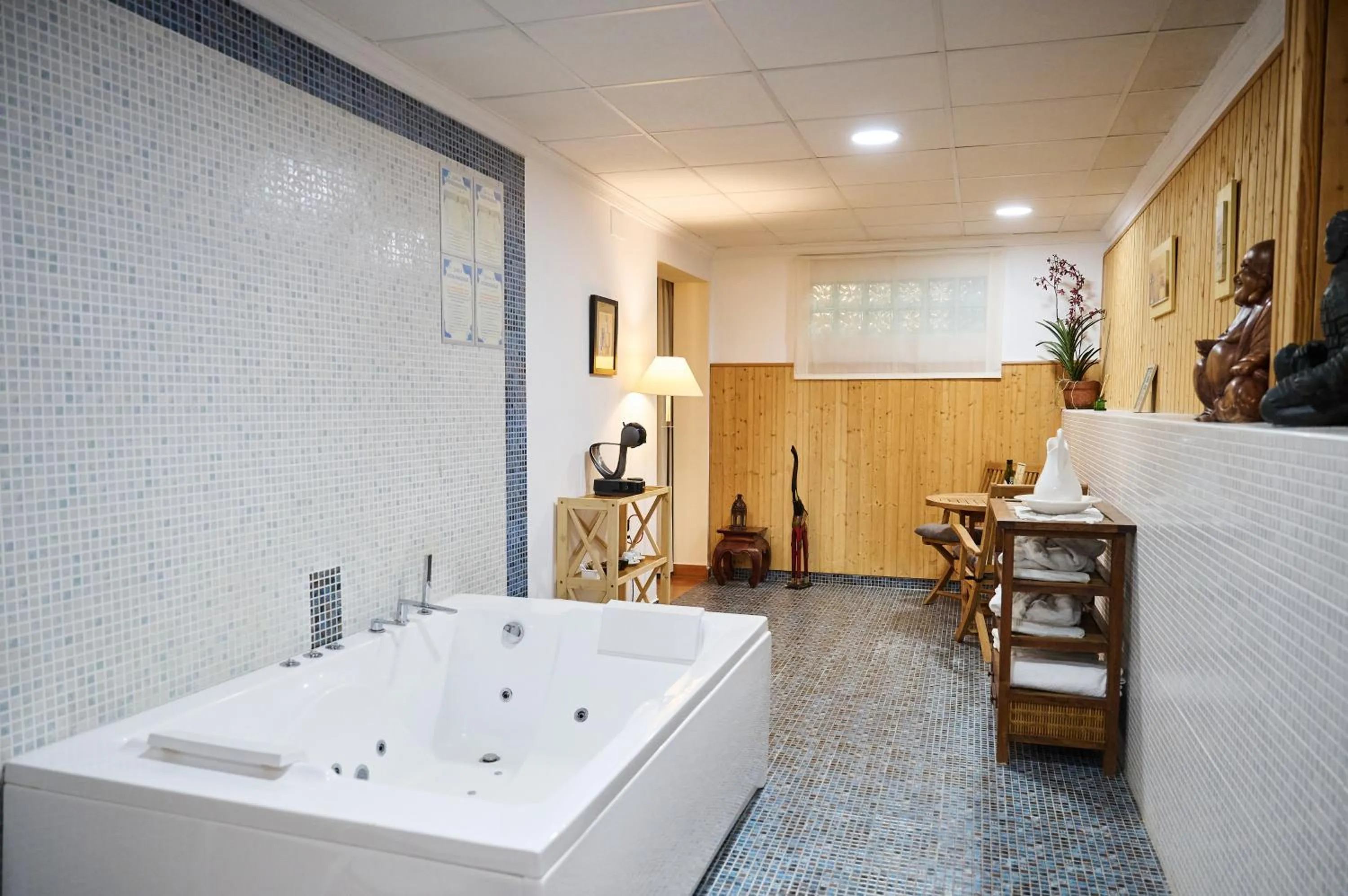 Hot Tub in Hotel Tossal d'Altea