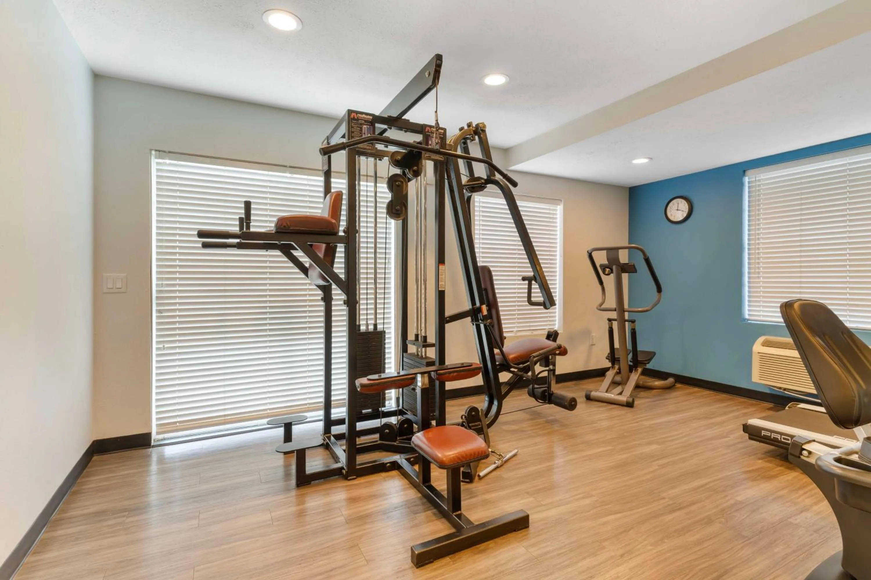 Fitness centre/facilities in Best Western Visalia Hotel