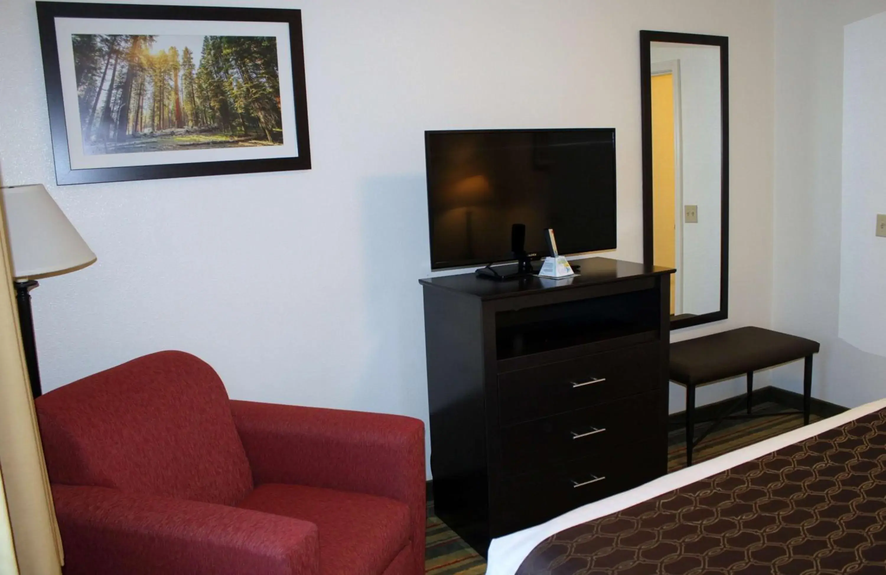 Business King Suite in Best Western Visalia Hotel Business King Suite in Best Western Visalia Hotel