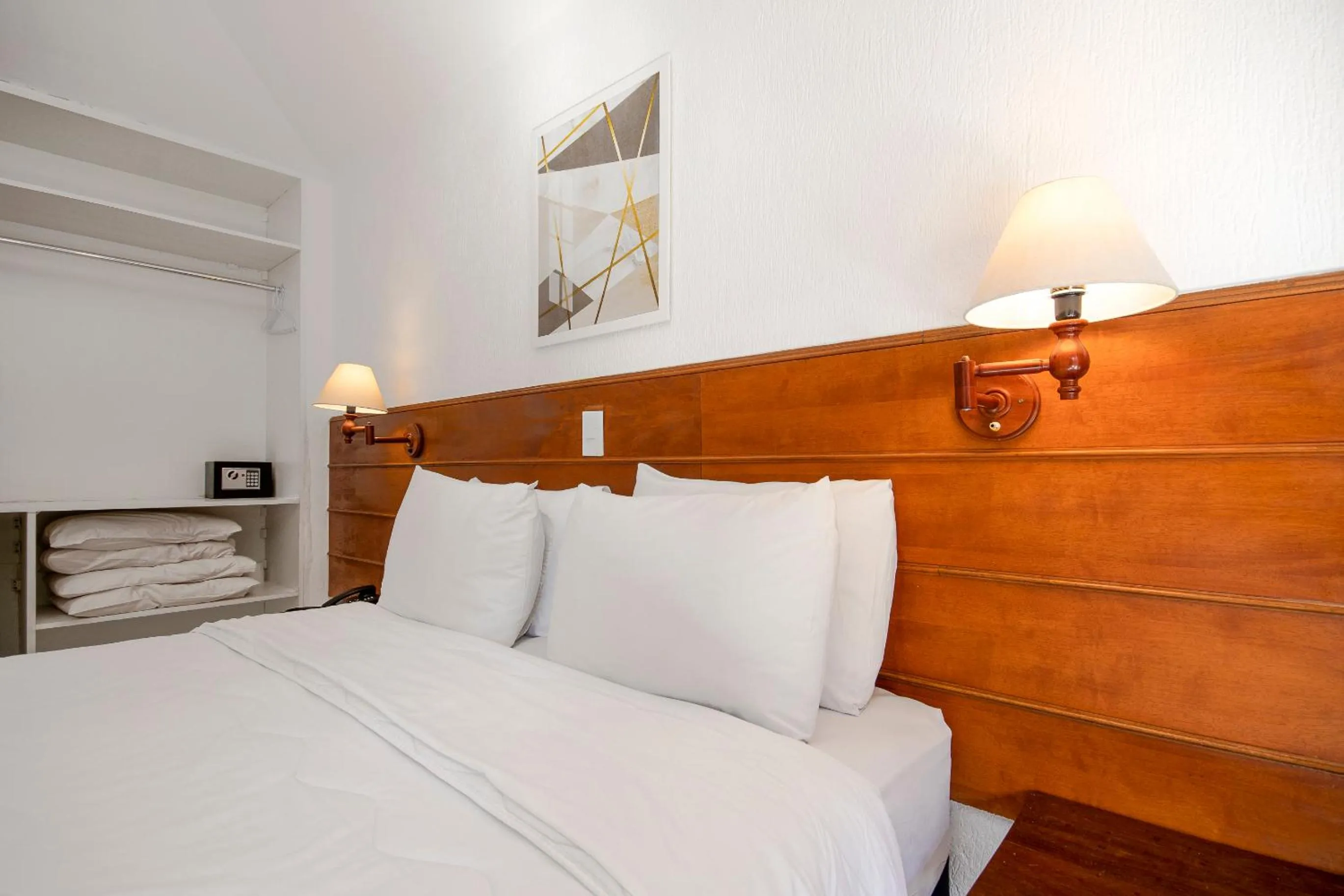 Bed in Hotel Ilha Branca Inn