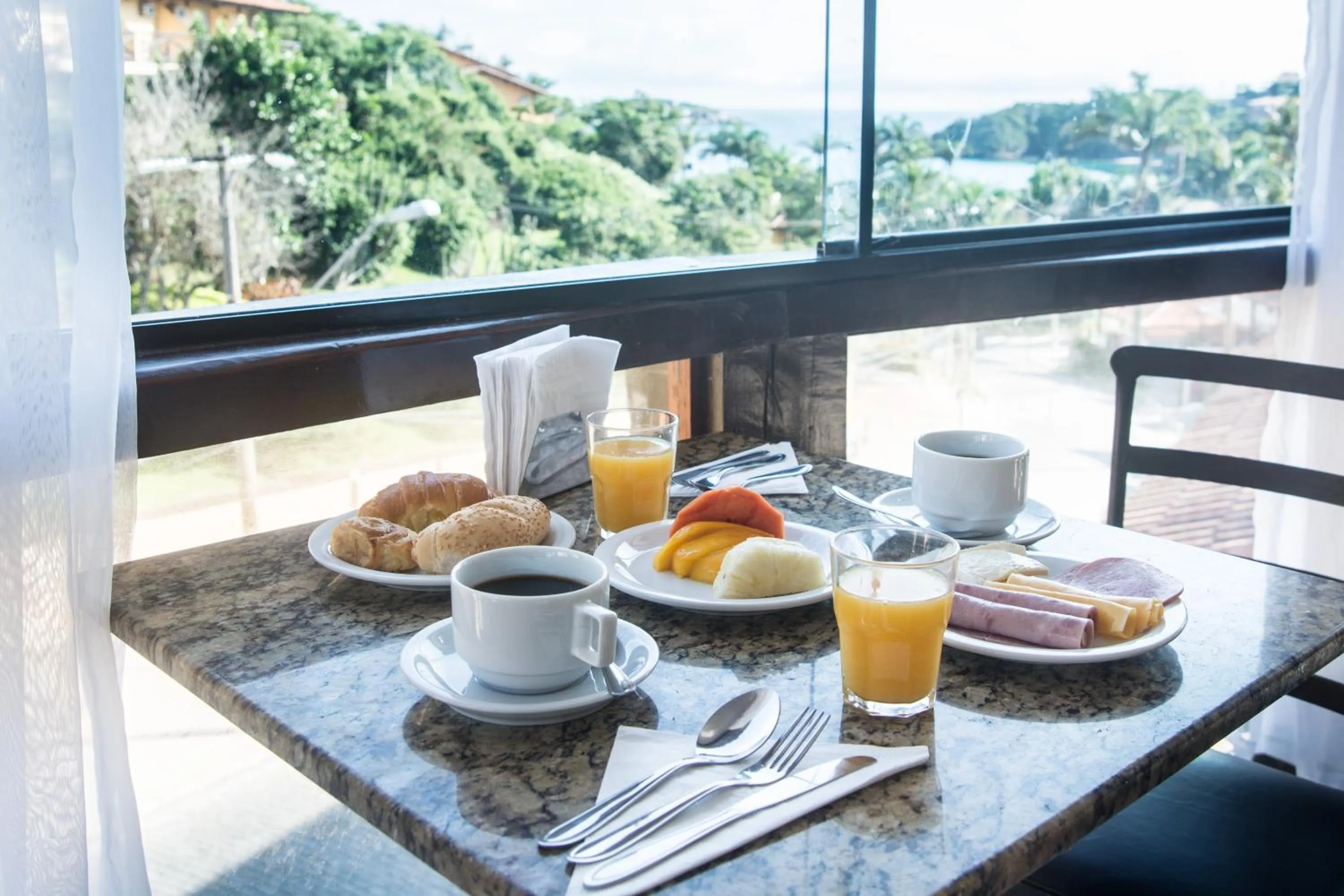 Food and drinks in Hotel Ilha Branca Inn