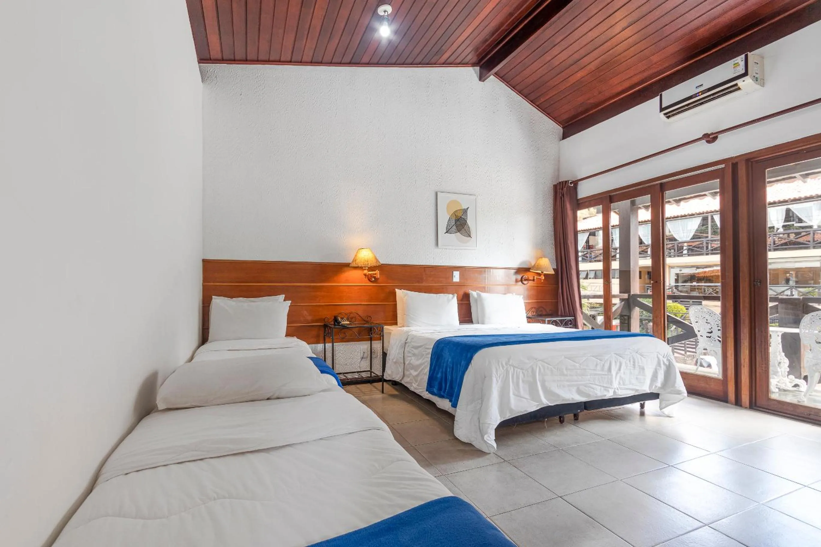 Bed in Hotel Ilha Branca Inn