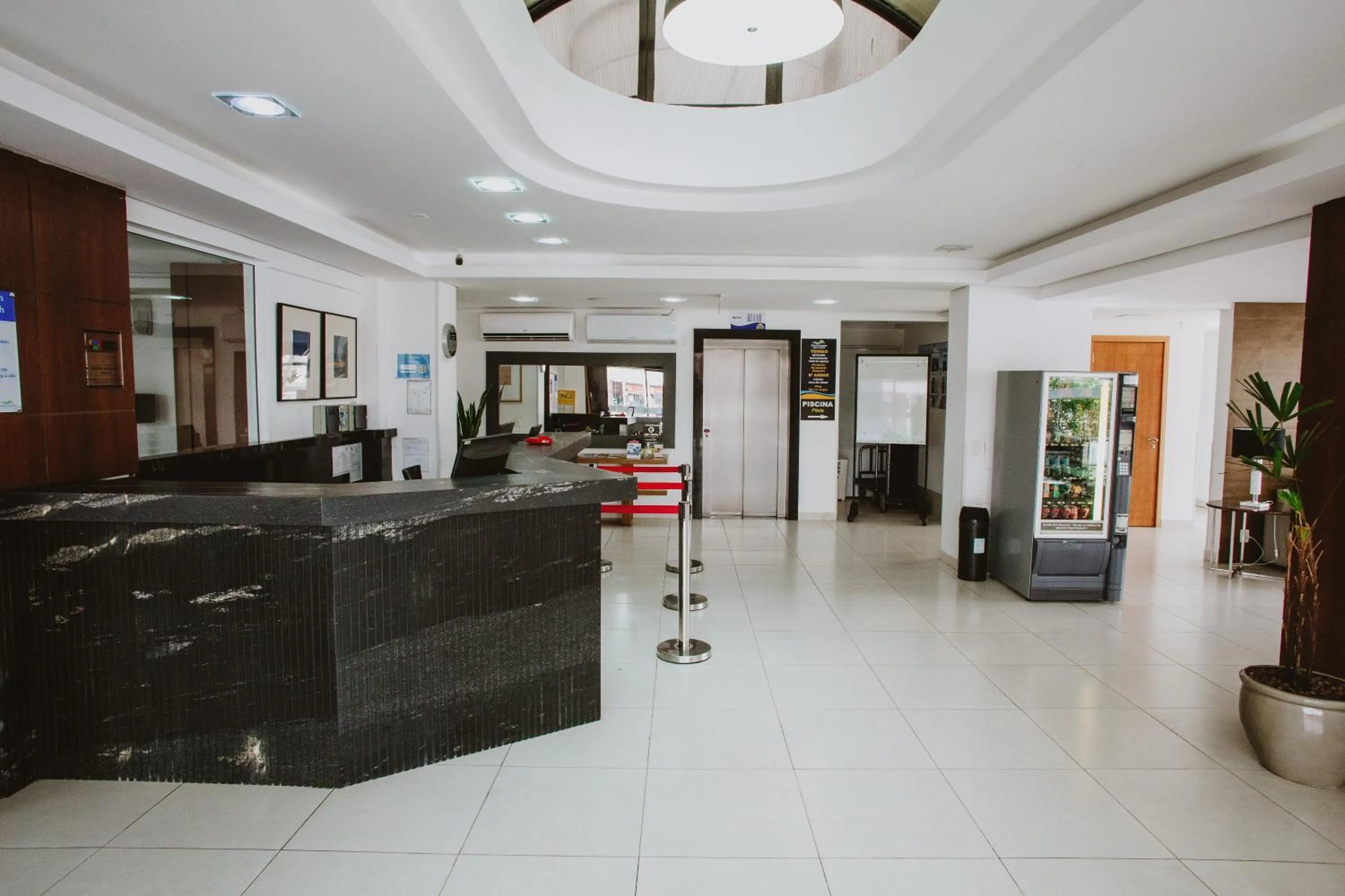 Lobby or reception in Mar de Canasvieiras Hotel e Eventos