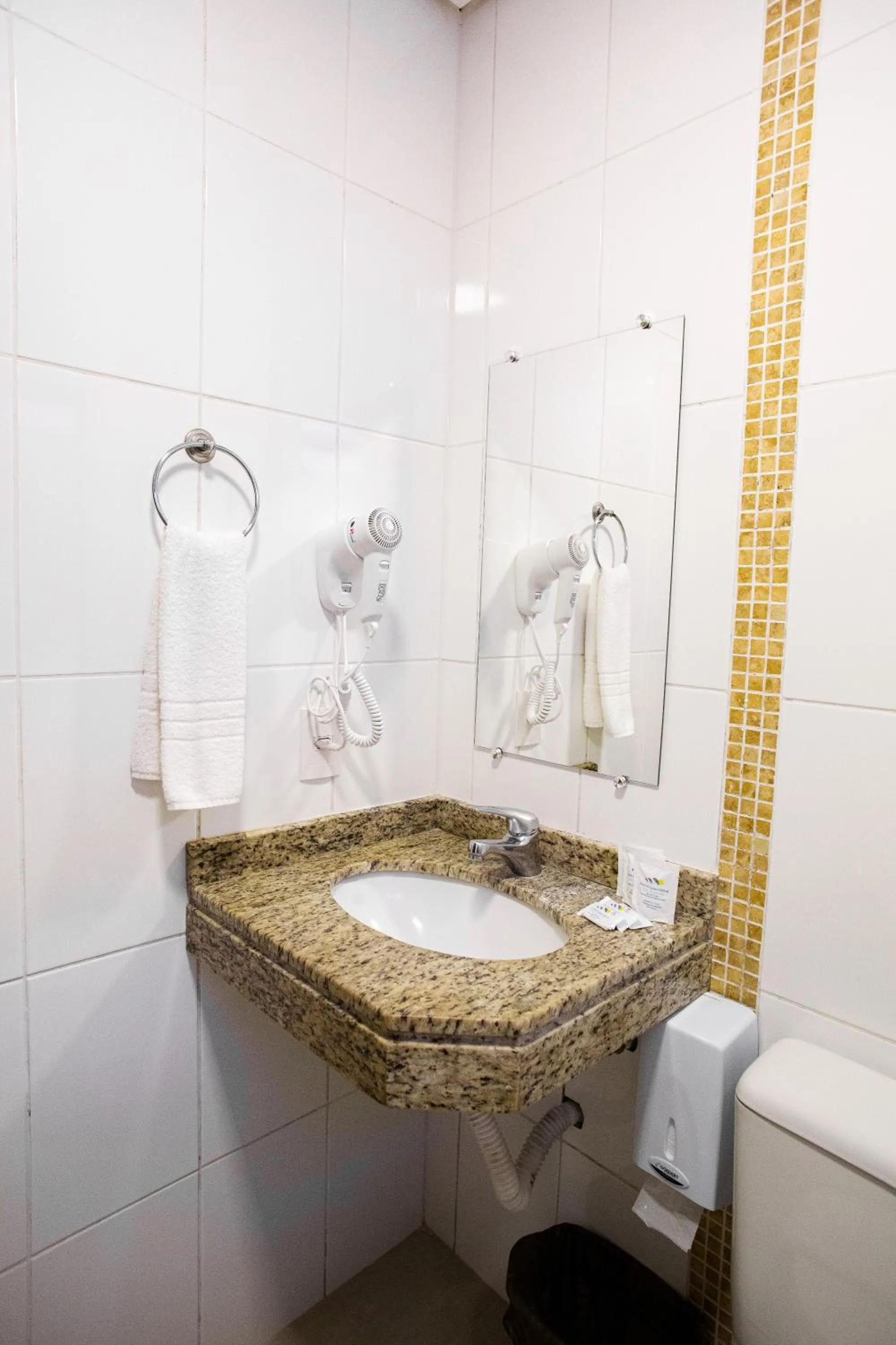 Bathroom in Mar de Canasvieiras Hotel e Eventos