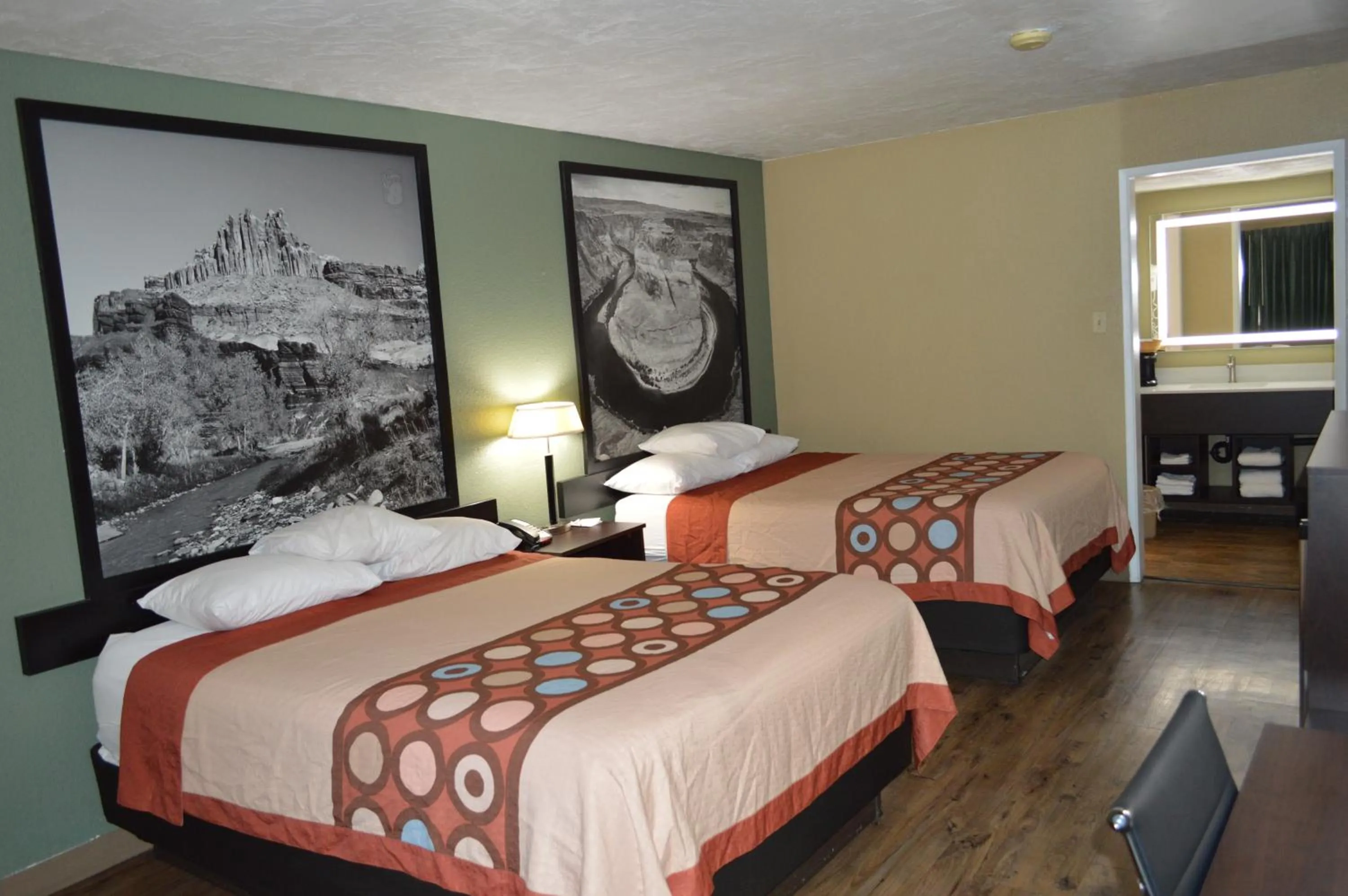 Bedroom, Bed in Super 8 by Wyndham St. George UT