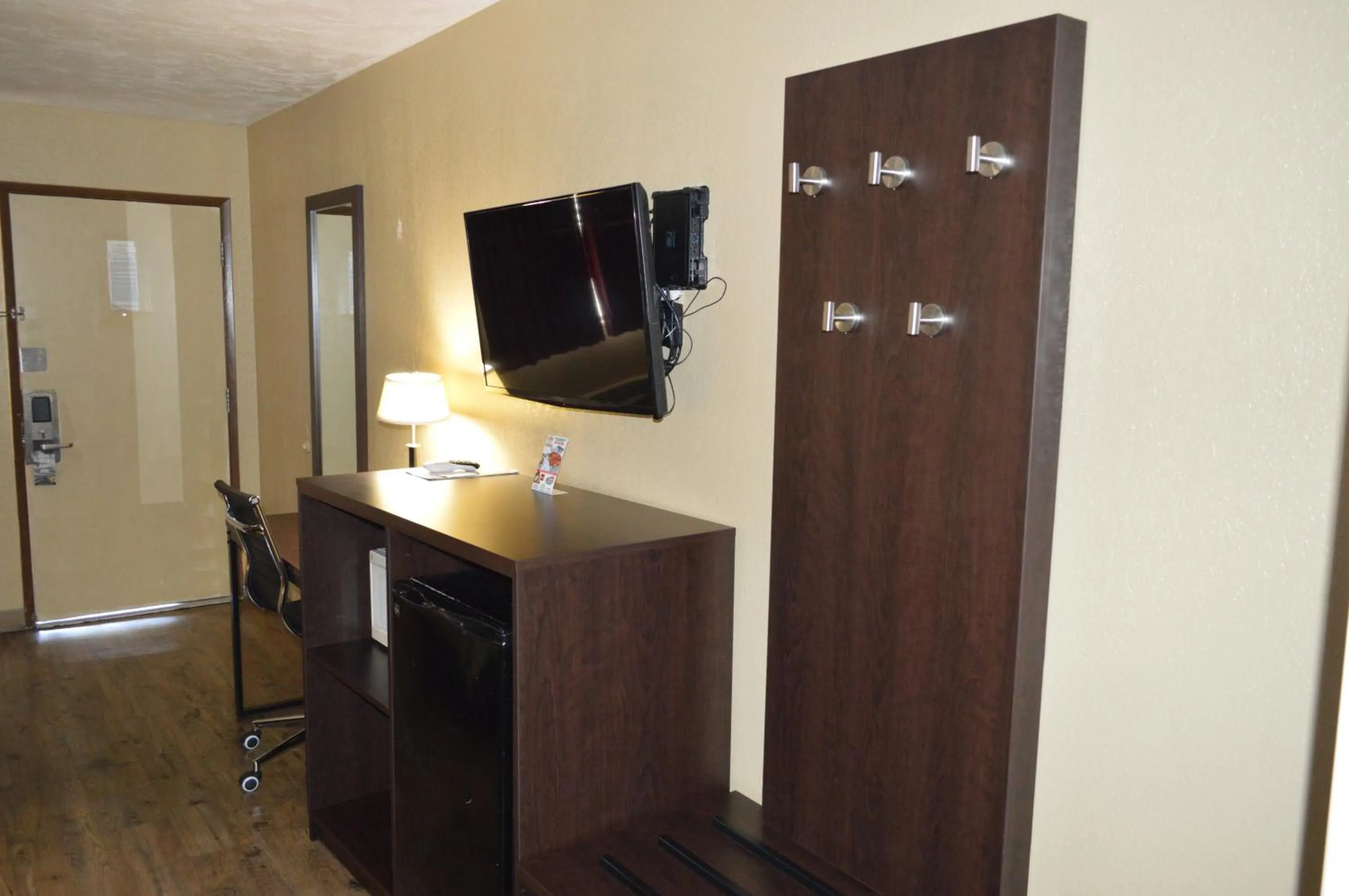 TV and multimedia in Super 8 by Wyndham St. George UT