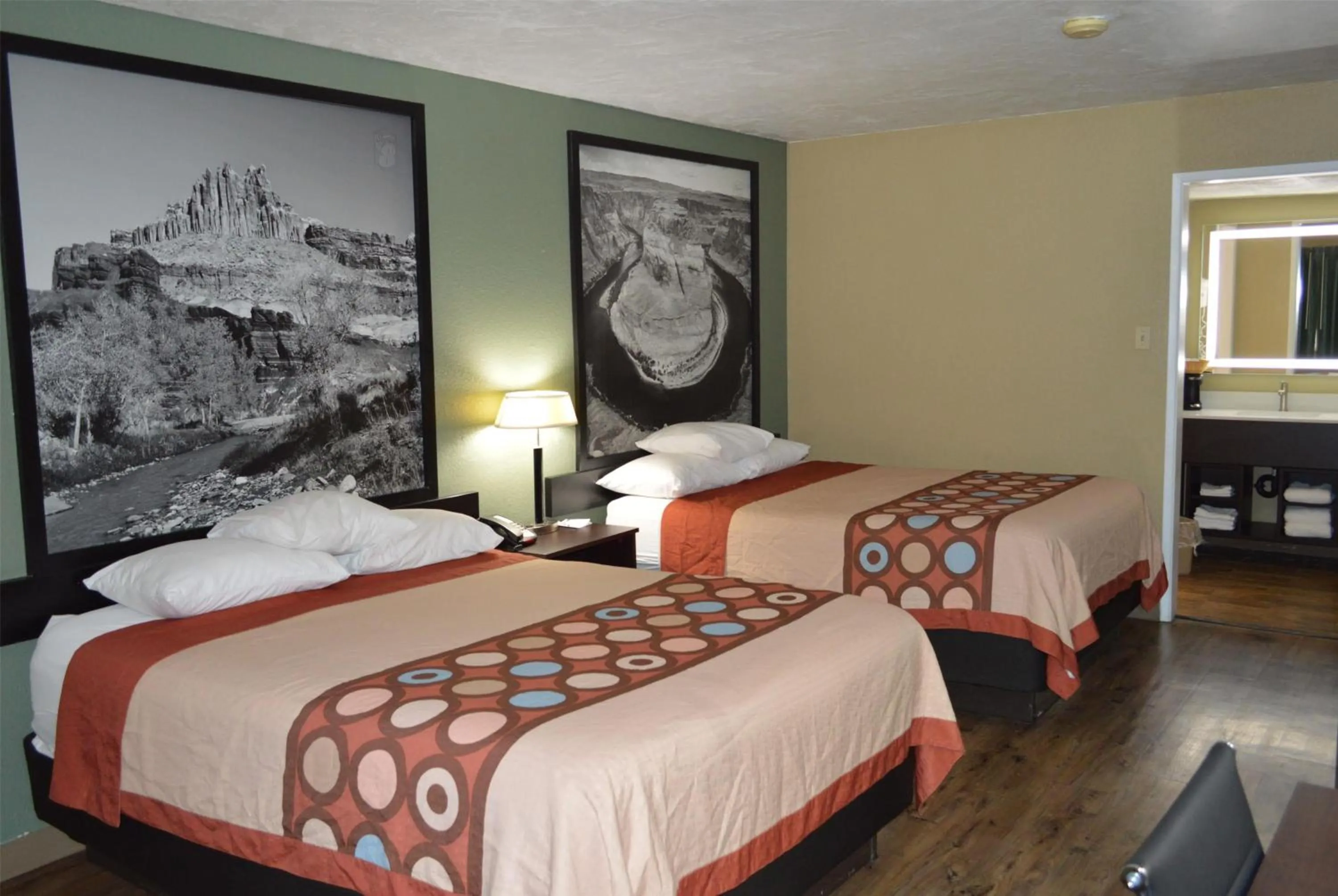 Photo of the whole room, Bed in Super 8 by Wyndham St. George UT