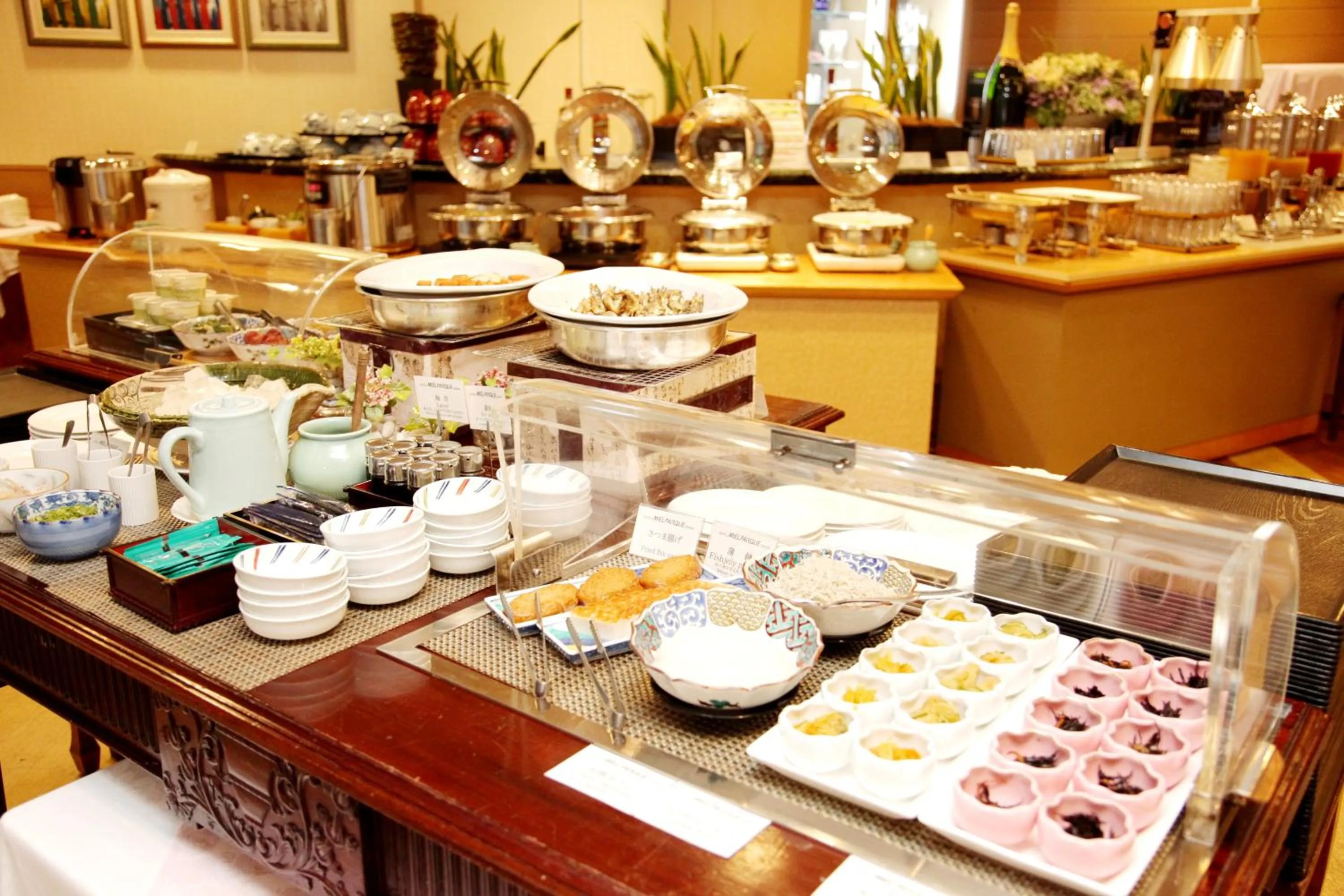 Restaurant/places to eat, Food in Mielparque-Osaka