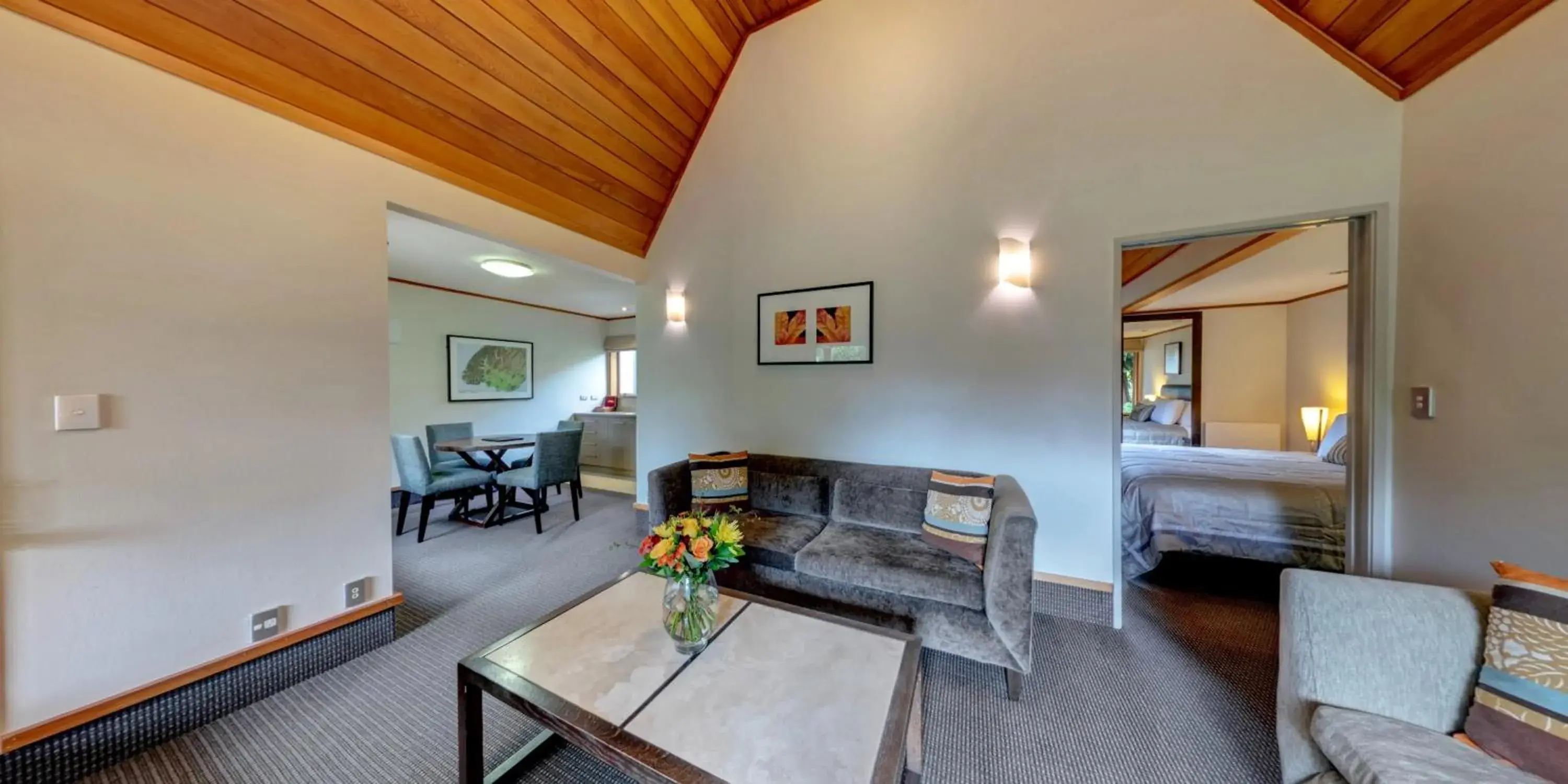 Suite with Garden View in Distinction Te Anau Hotel & Villas Suite with Garden View in Distinction Te Anau Hotel & Villas