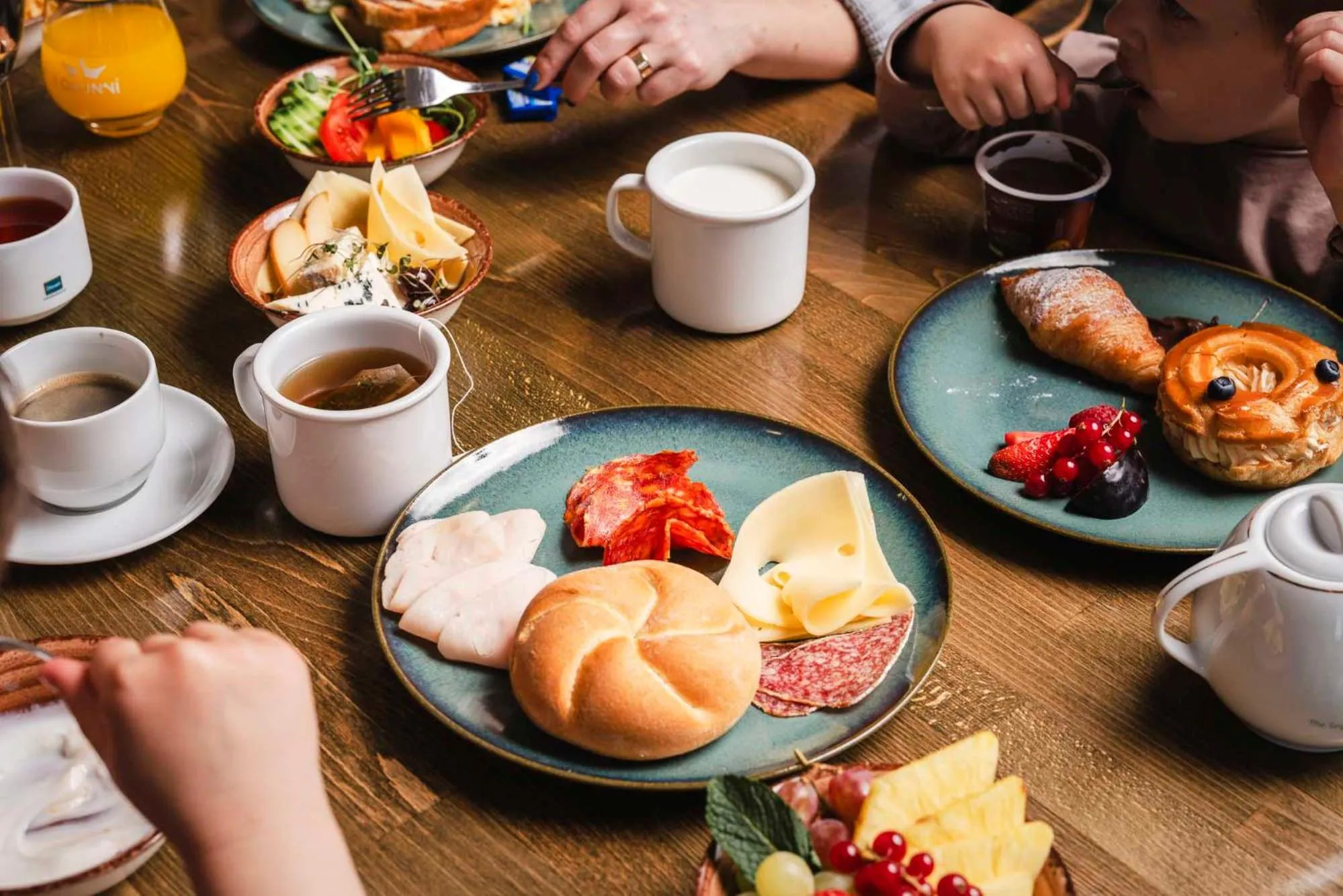 Breakfast in Hotel CROCUS