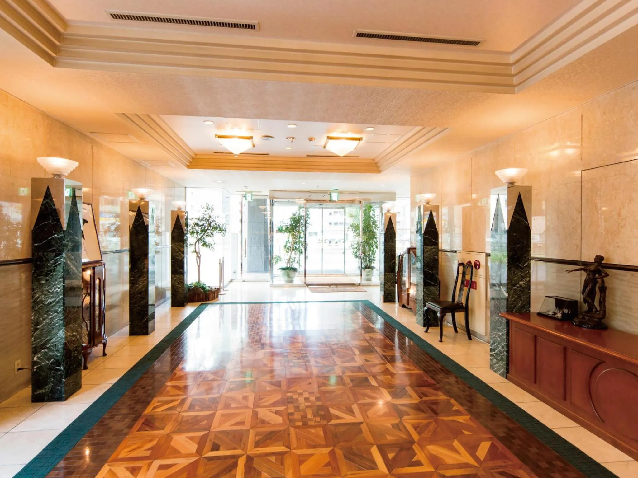 Lobby or reception in Hotel Claiton Shin-Osaka