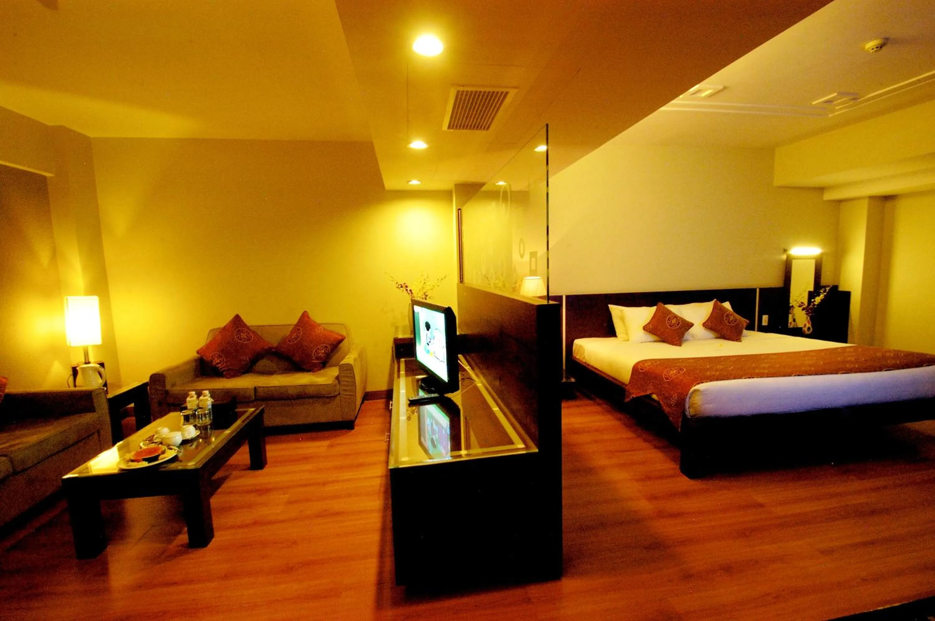 Photo of the whole room, Bed in Asia Paradise Hotel
