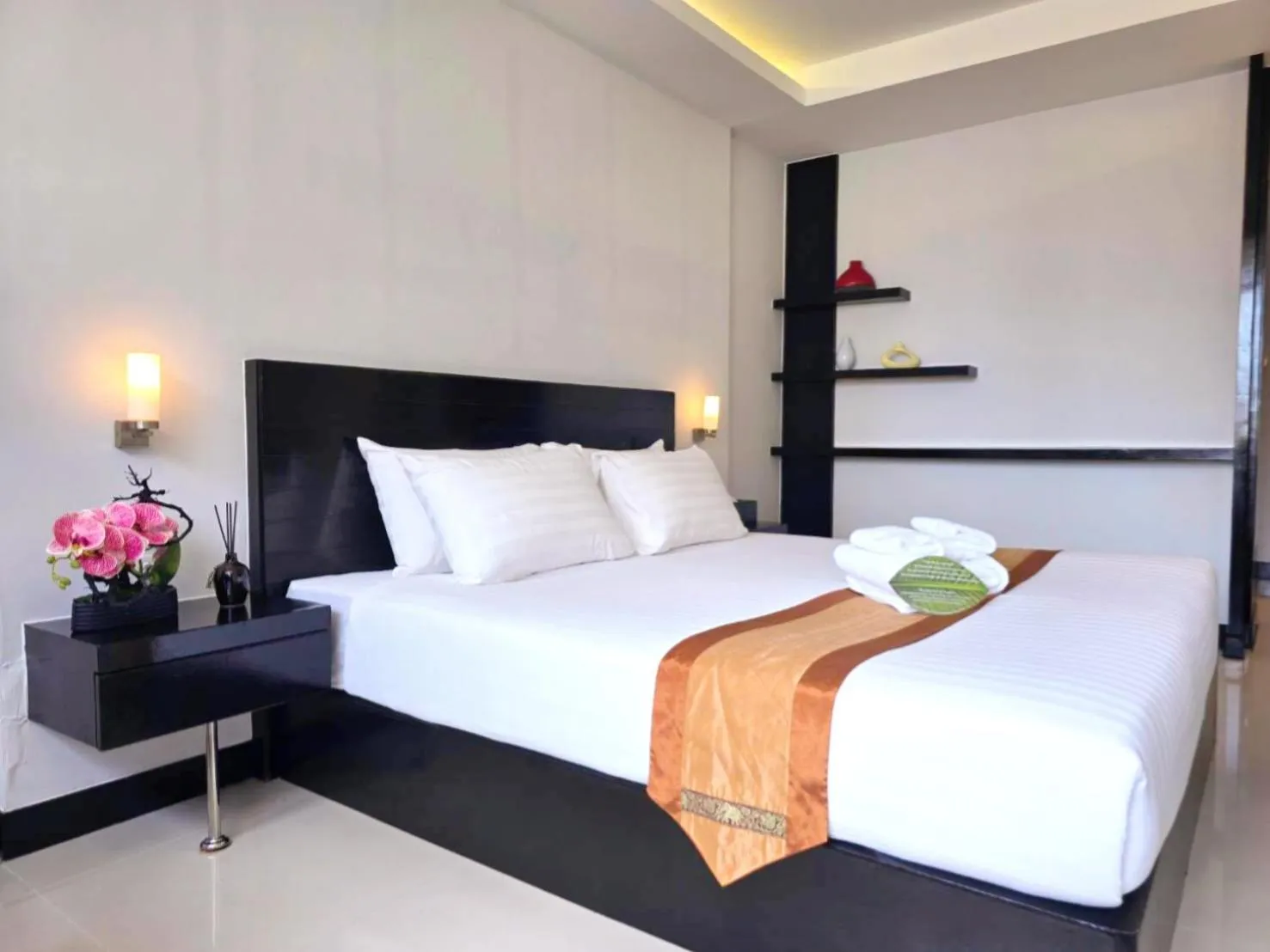 Deluxe Twin Room in Baron Beach Hotel